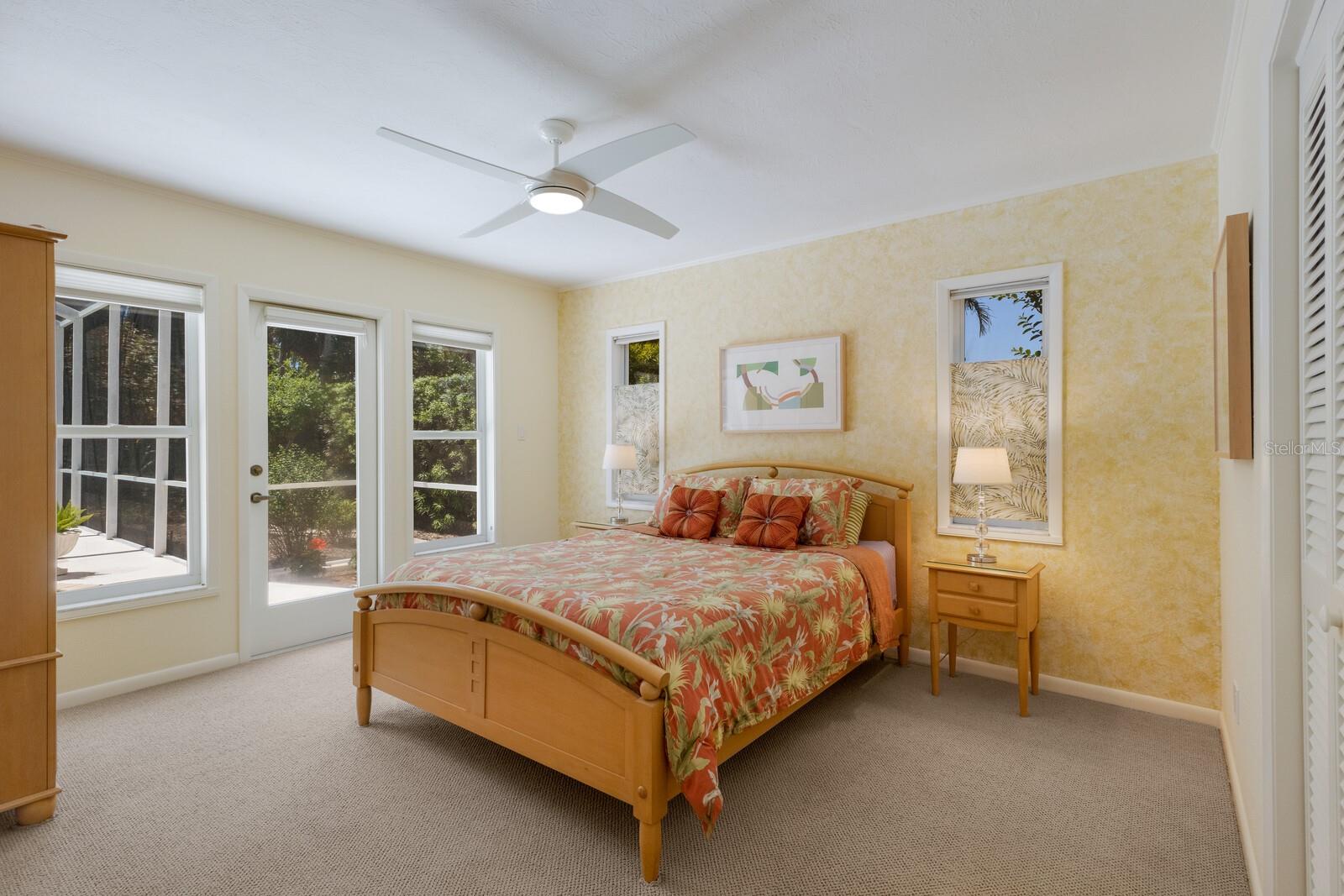 734 INDIAN BEACH CIR, SARASOTA, FL, 34234
