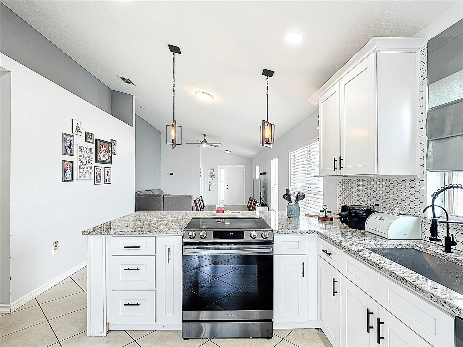 211 SOUTHBRIDGE CIR, KISSIMMEE, FL, 34744