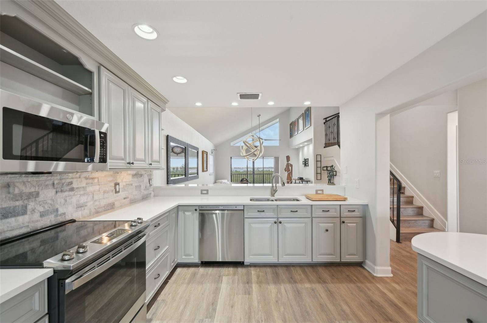 515 LEFFINGWELL AVE #211, ELLENTON, FL, 34222