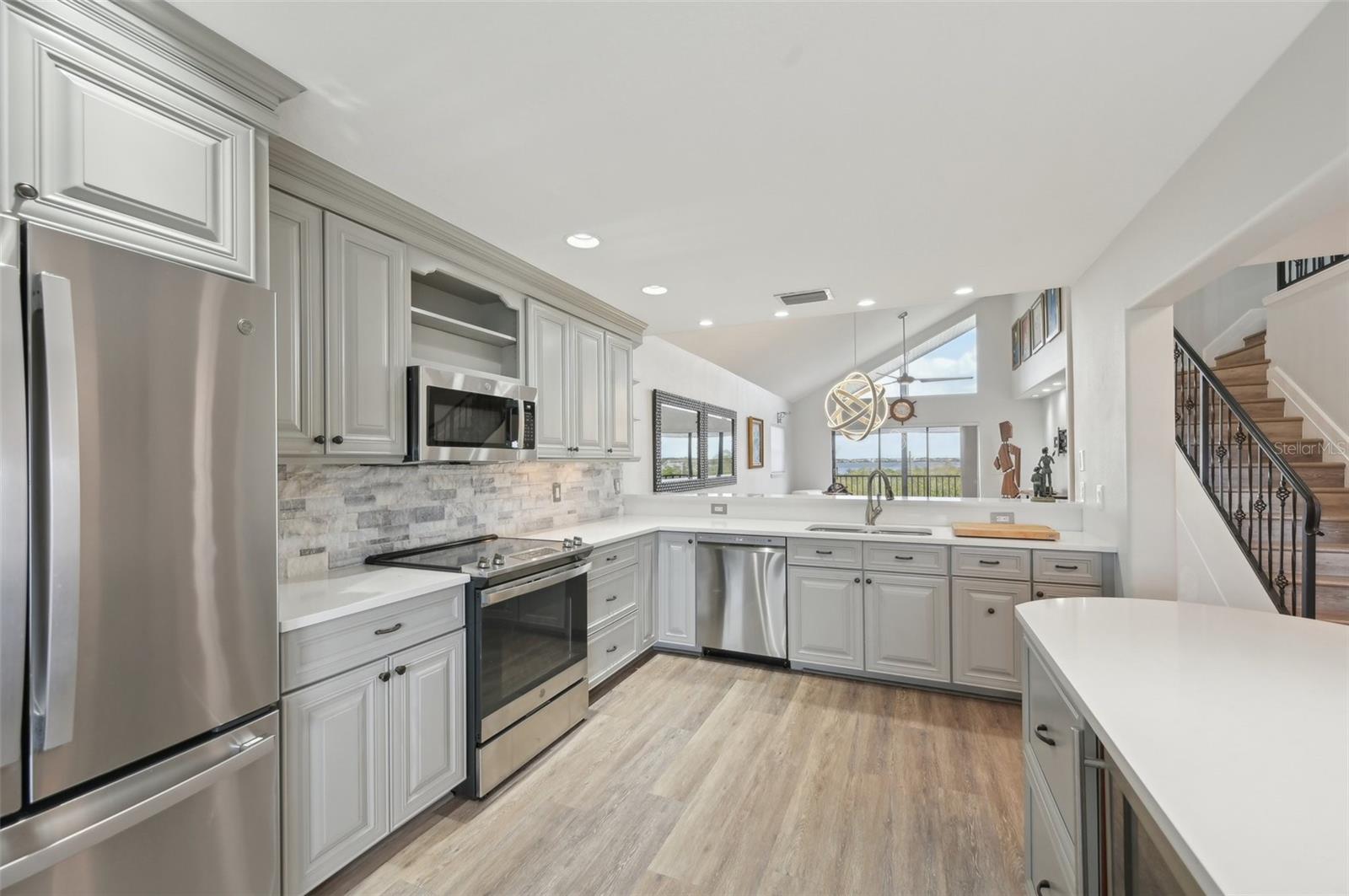515 LEFFINGWELL AVE #211, ELLENTON, FL, 34222
