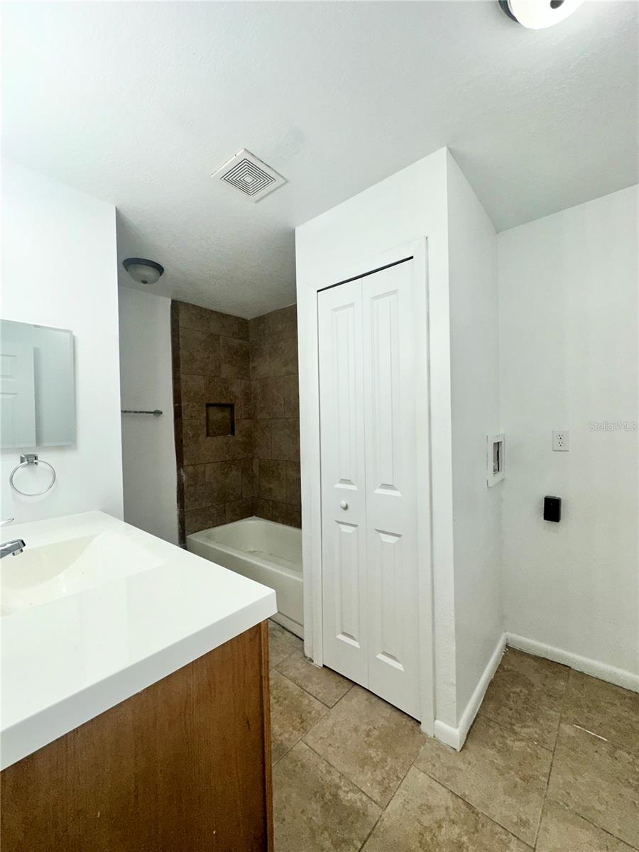 1133 E CLIFFORD AVE, EUSTIS, FL, 32726