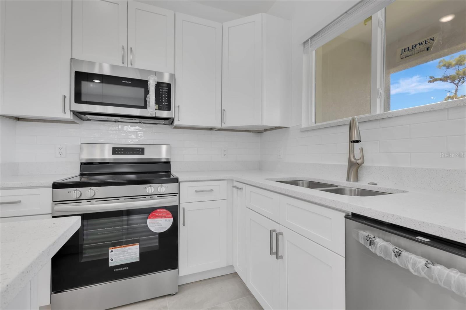 488 SUNSET RD N, ROTONDA WEST, FL, 33947