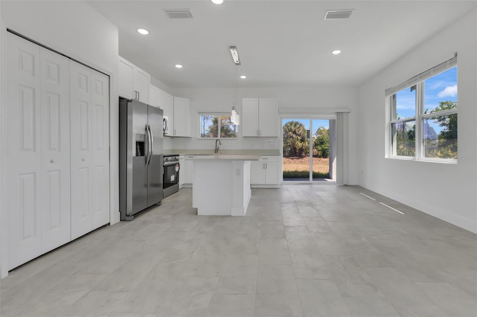 488 SUNSET RD N, ROTONDA WEST, FL, 33947