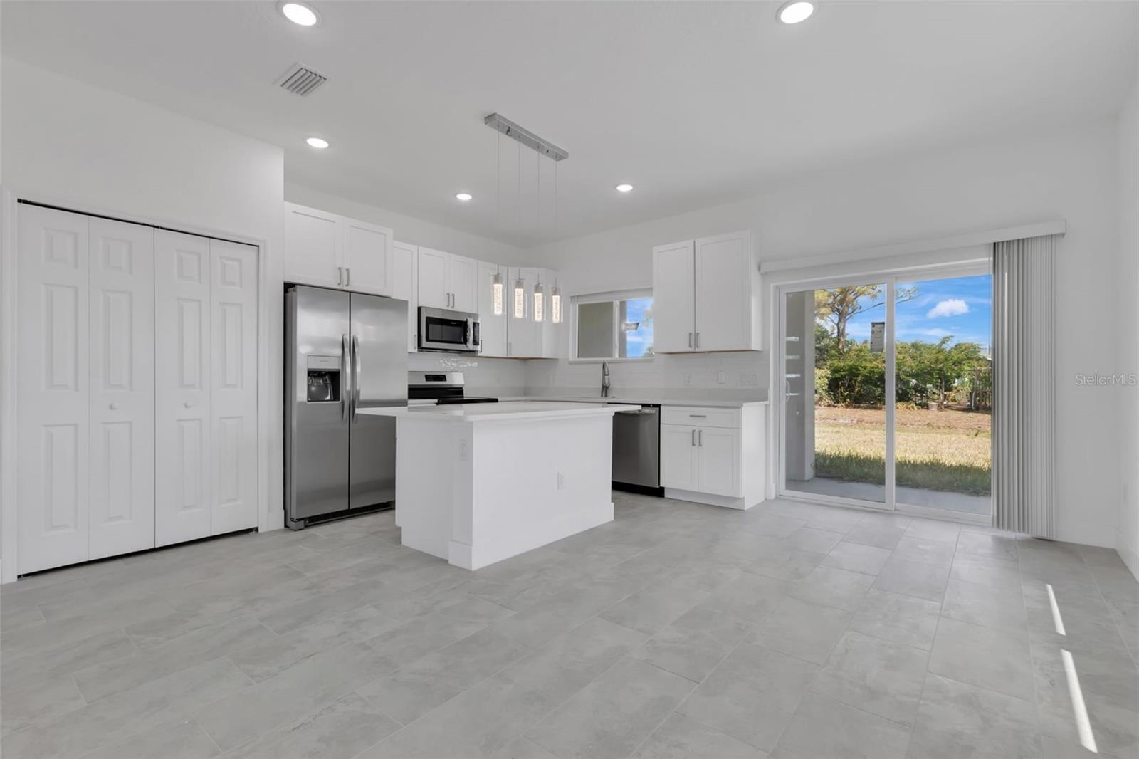 488 SUNSET RD N, ROTONDA WEST, FL, 33947