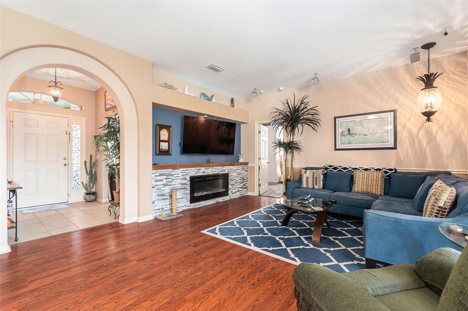 3805 MILFLORES DR, SUN CITY CENTER, FL, 33573