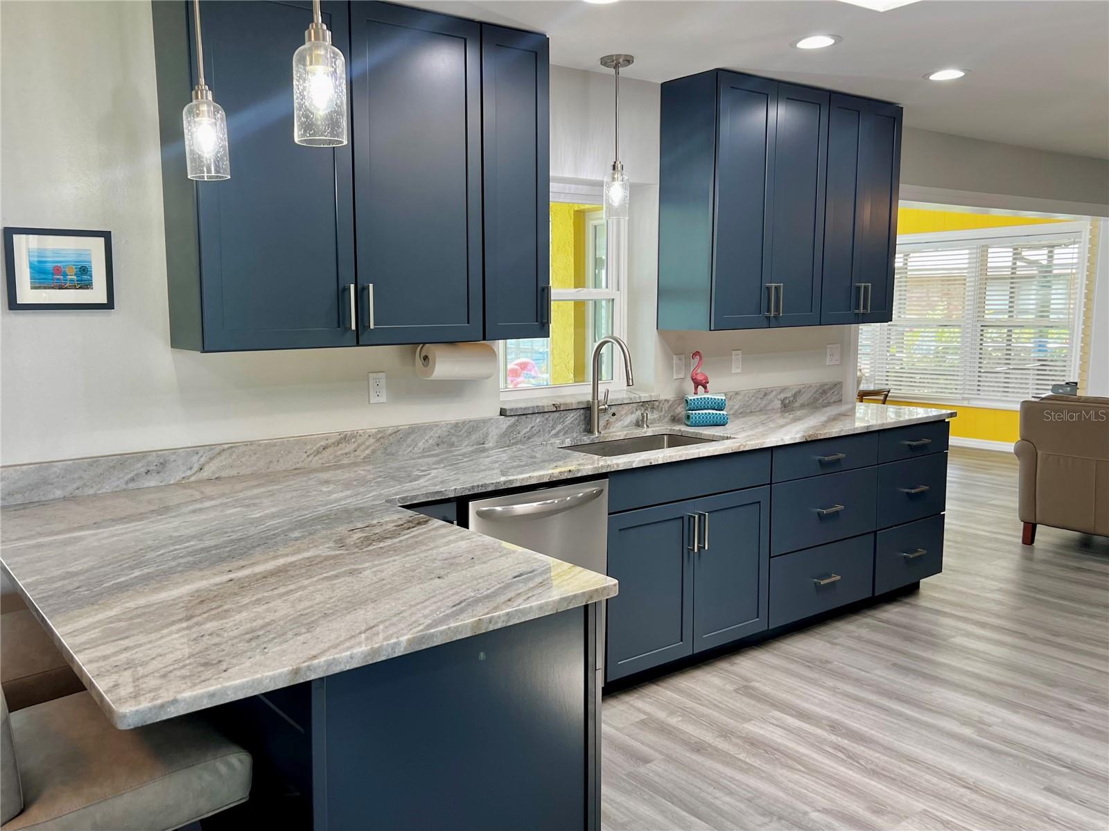 217 W LAKE DAMON DR, AVON PARK, FL, 33825