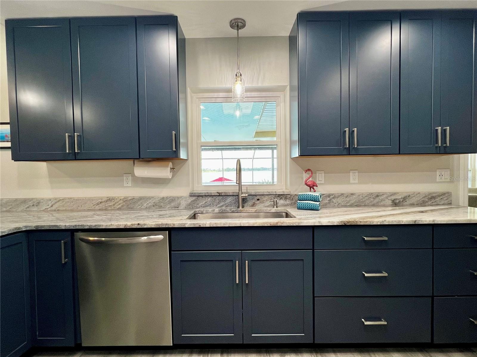 217 W LAKE DAMON DR, AVON PARK, FL, 33825