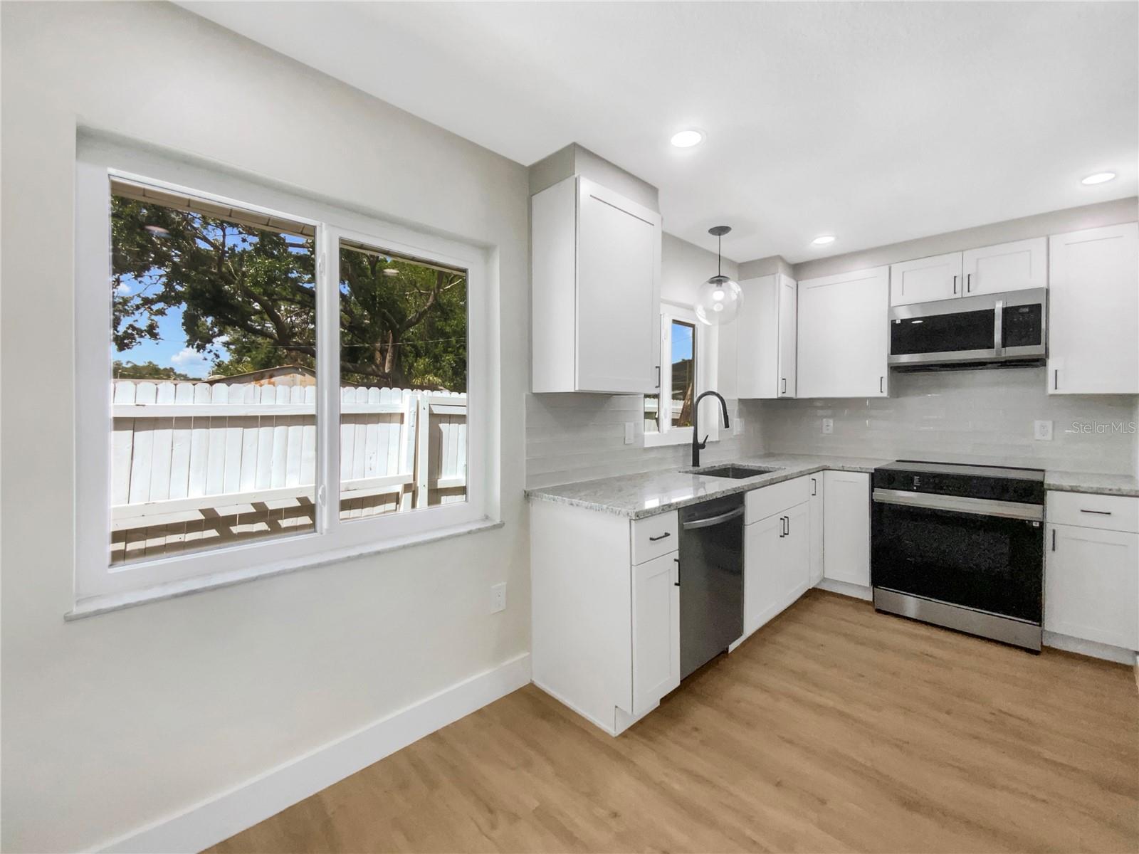 961 CHARLOTTE AVE, SARASOTA, FL, 34237