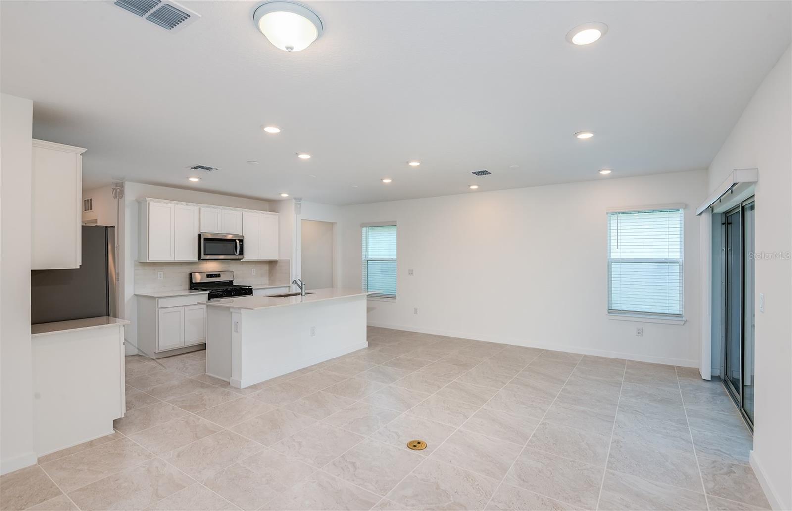 9084 WILDLIGHT TRL, WILDWOOD, FL, 34785
