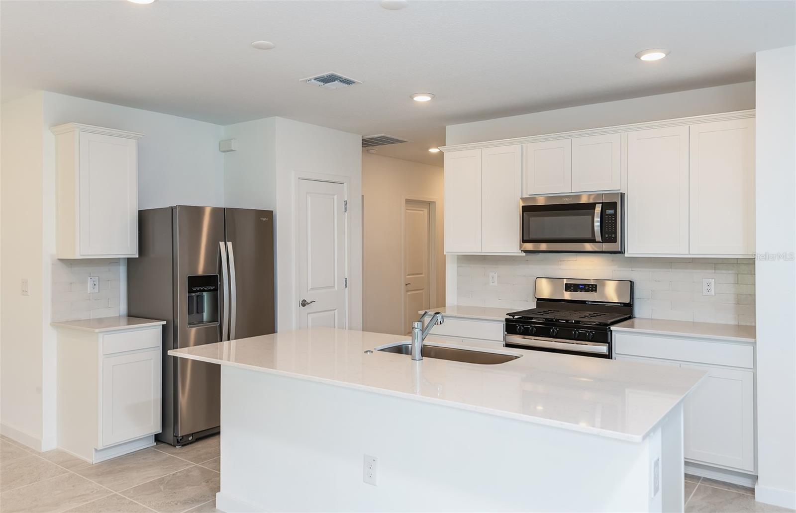 9084 WILDLIGHT TRL, WILDWOOD, FL, 34785