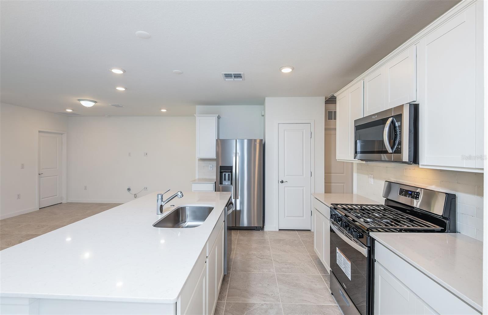 9084 WILDLIGHT TRL, WILDWOOD, FL, 34785