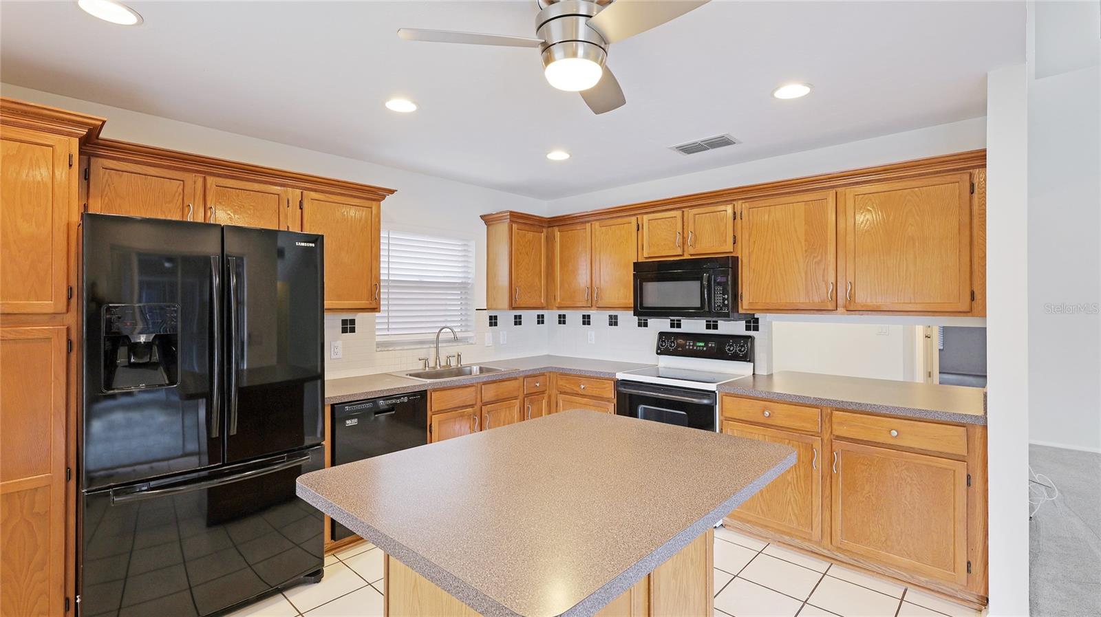 620 49TH ST E, BRADENTON, FL, 34208