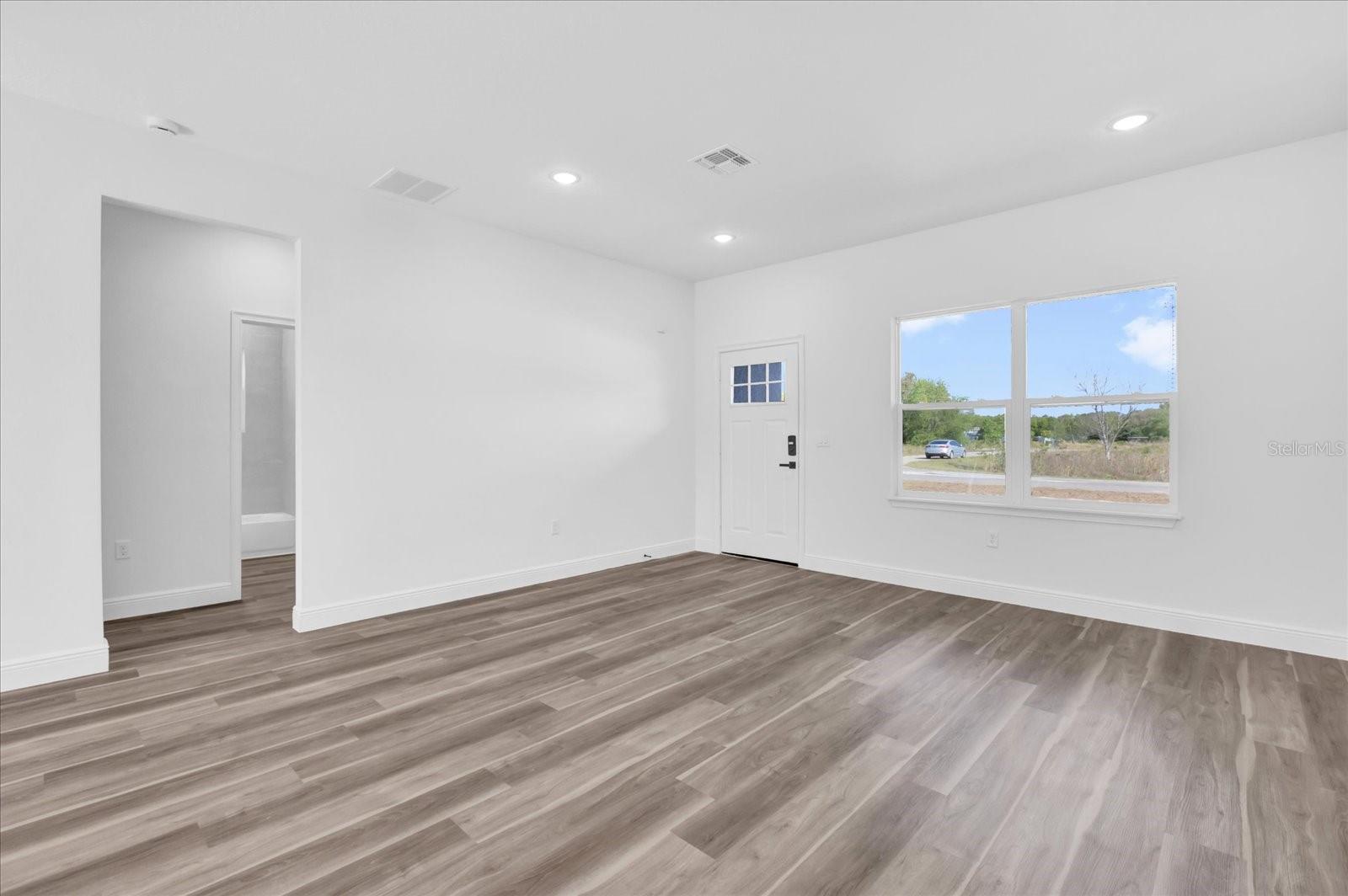 75 GUAVA TER, OCKLAWAHA, FL, 32179