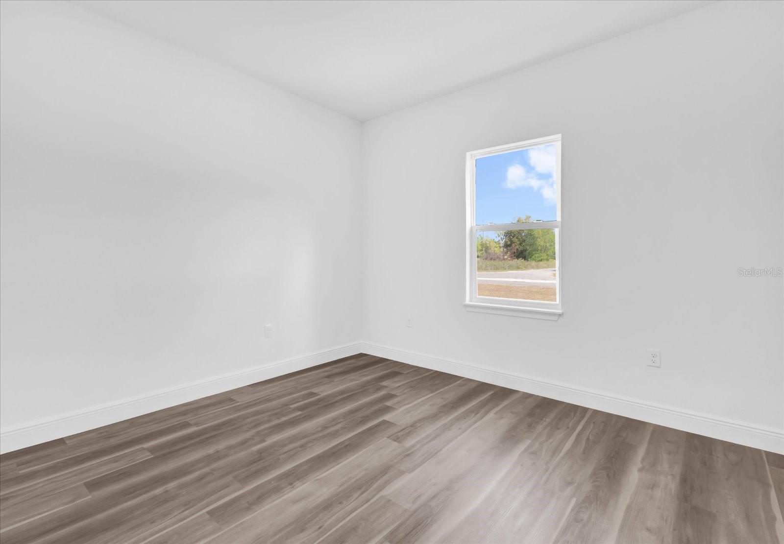 75 GUAVA TER, OCKLAWAHA, FL, 32179