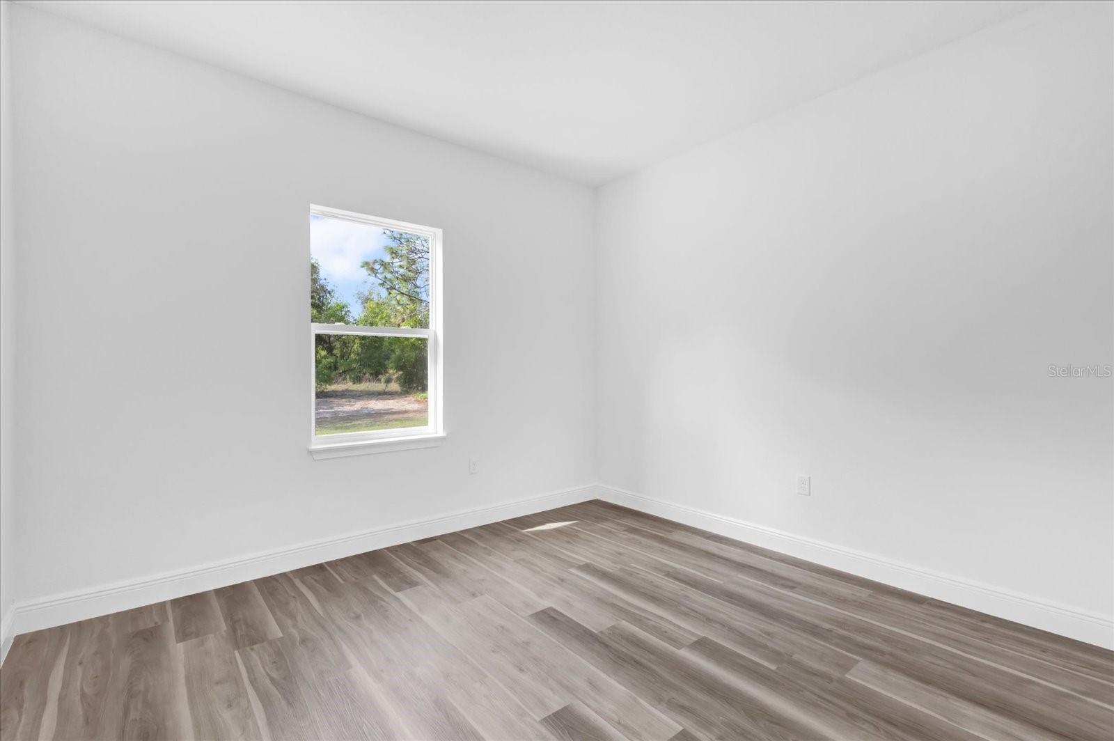 75 GUAVA TER, OCKLAWAHA, FL, 32179