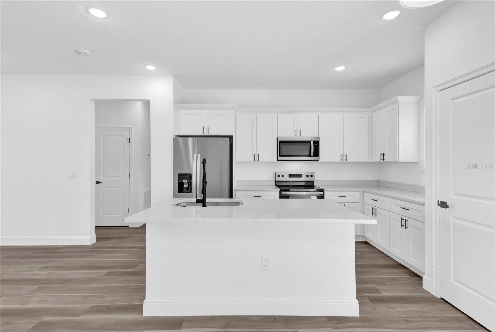 75 GUAVA TER, OCKLAWAHA, FL, 32179