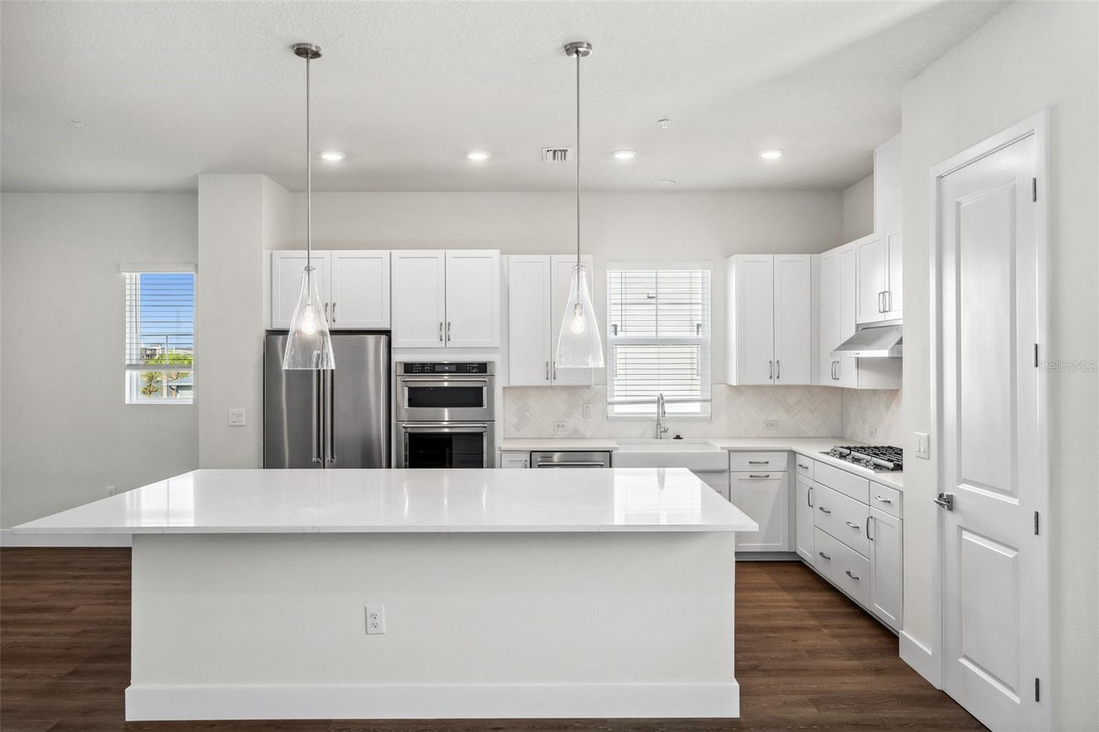 7244 SUTTON LN, SARASOTA, FL, 34240