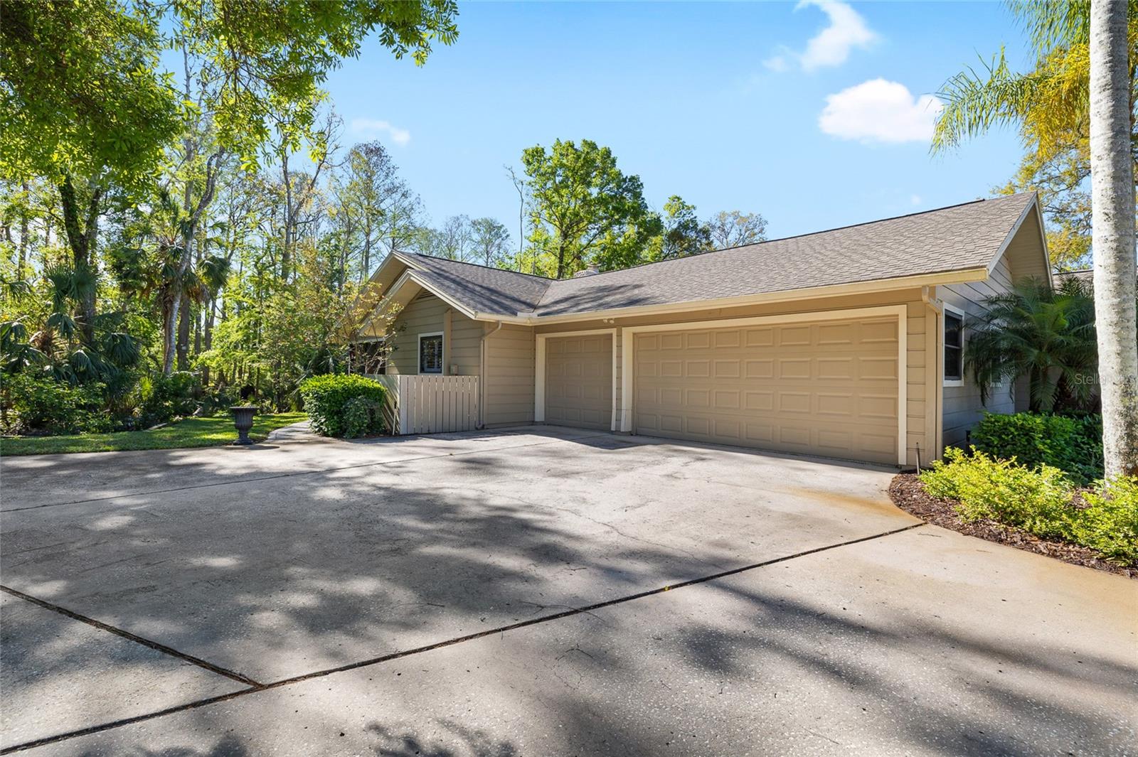 1025 ROYAL TROON CT, TARPON SPRINGS, FL, 34688