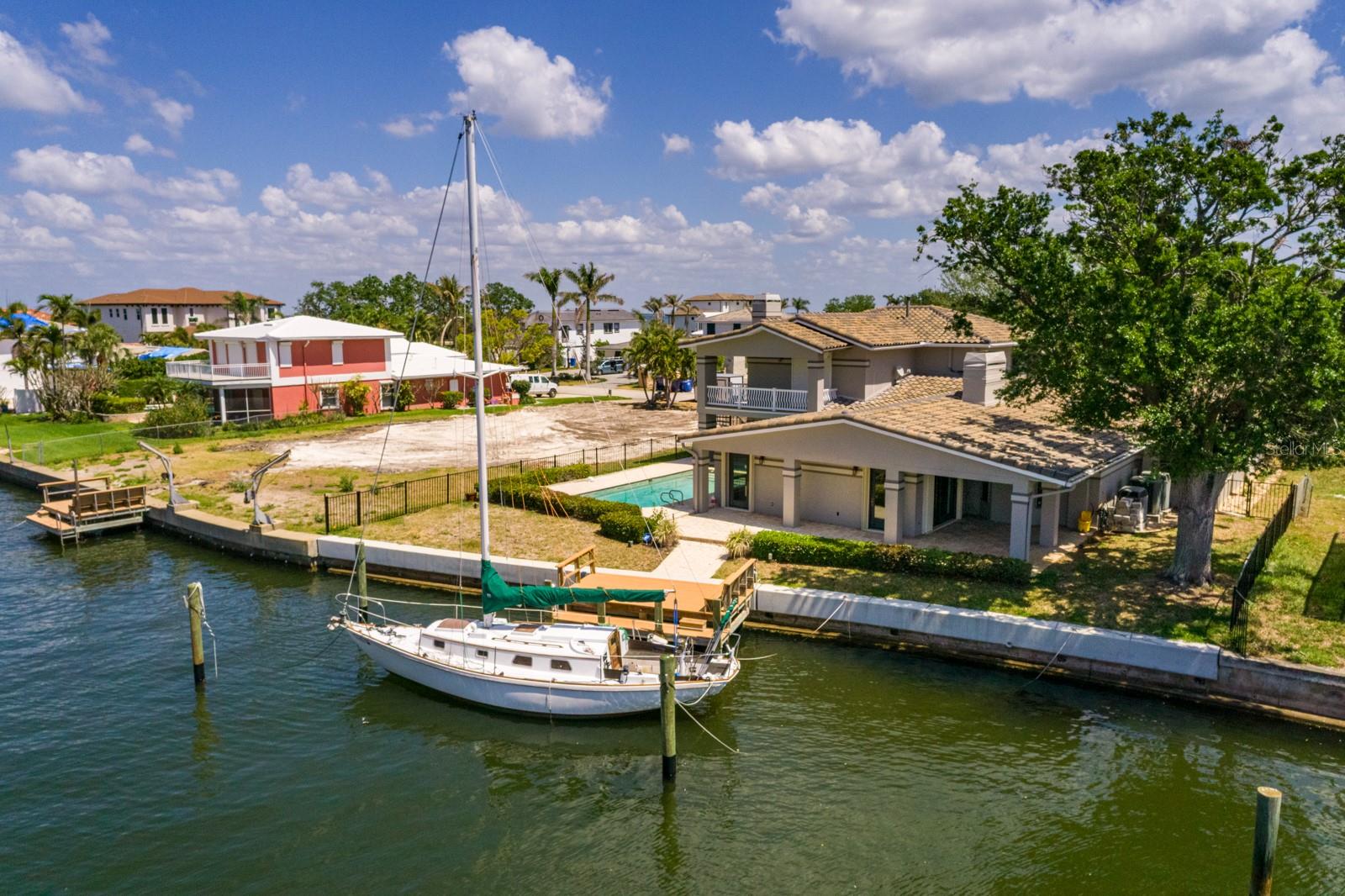 2063 ILLINOIS AVE NE, ST PETERSBURG, FL, 33703