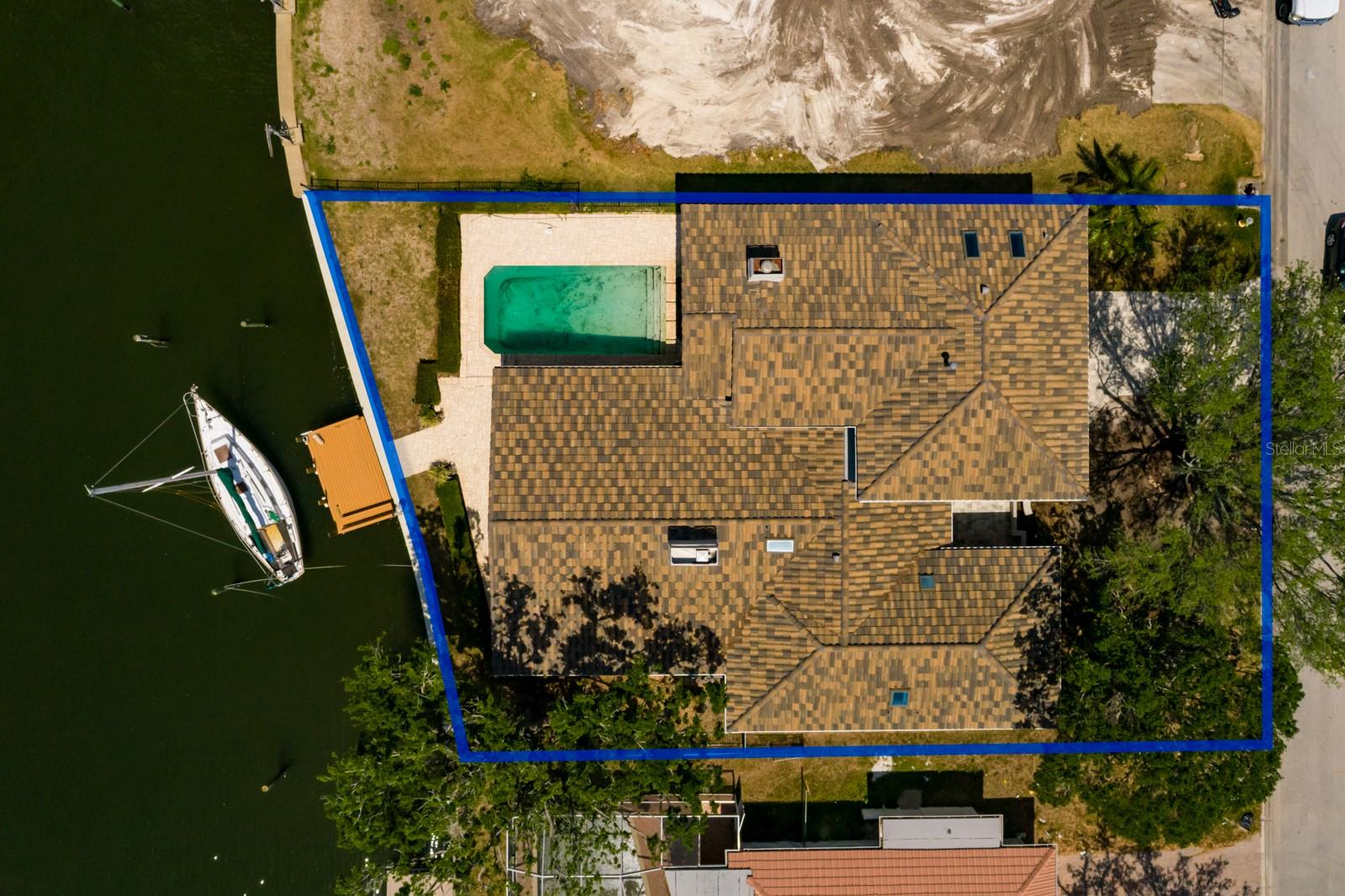 2063 ILLINOIS AVE NE, ST PETERSBURG, FL, 33703