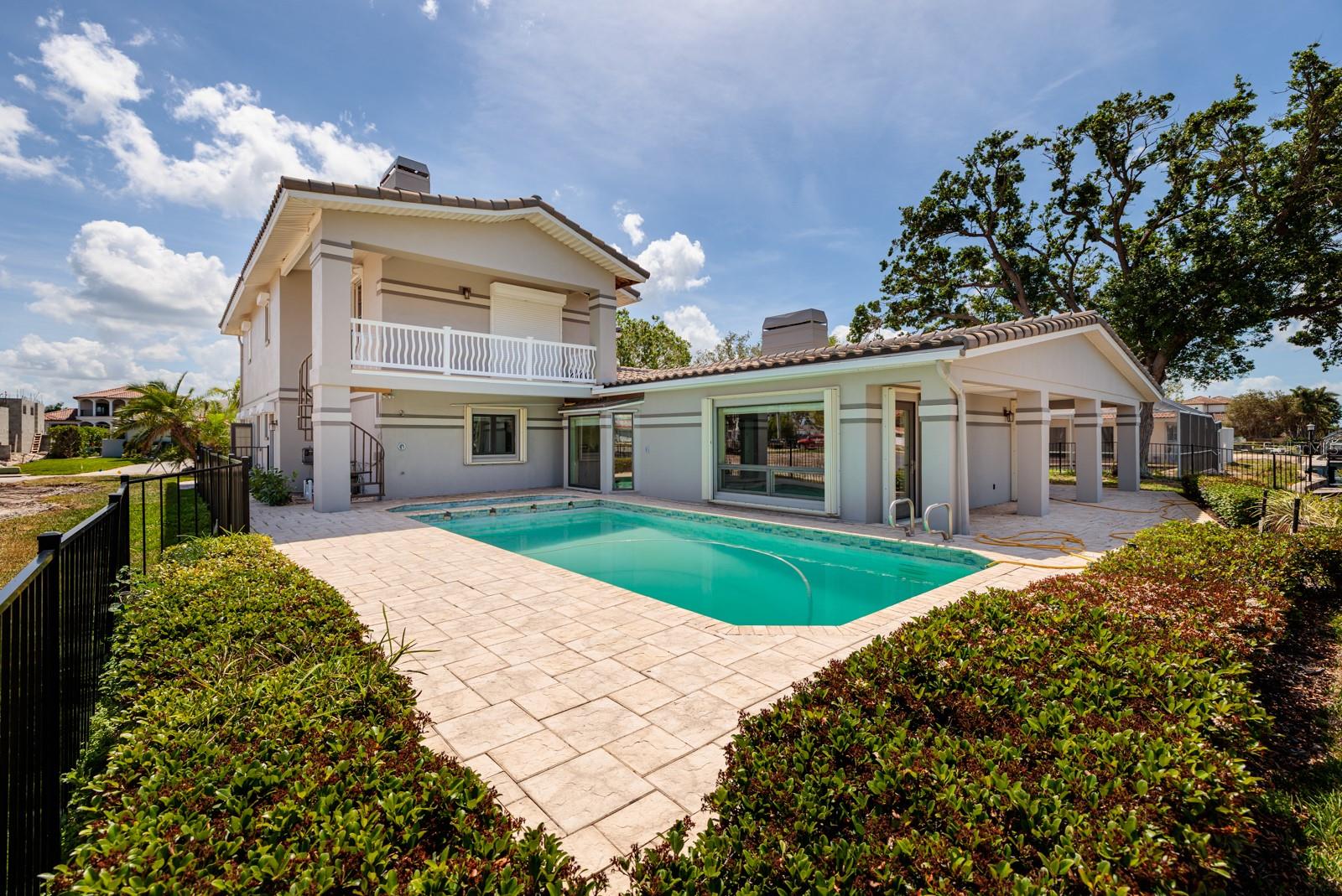 2063 ILLINOIS AVE NE, ST PETERSBURG, FL, 33703