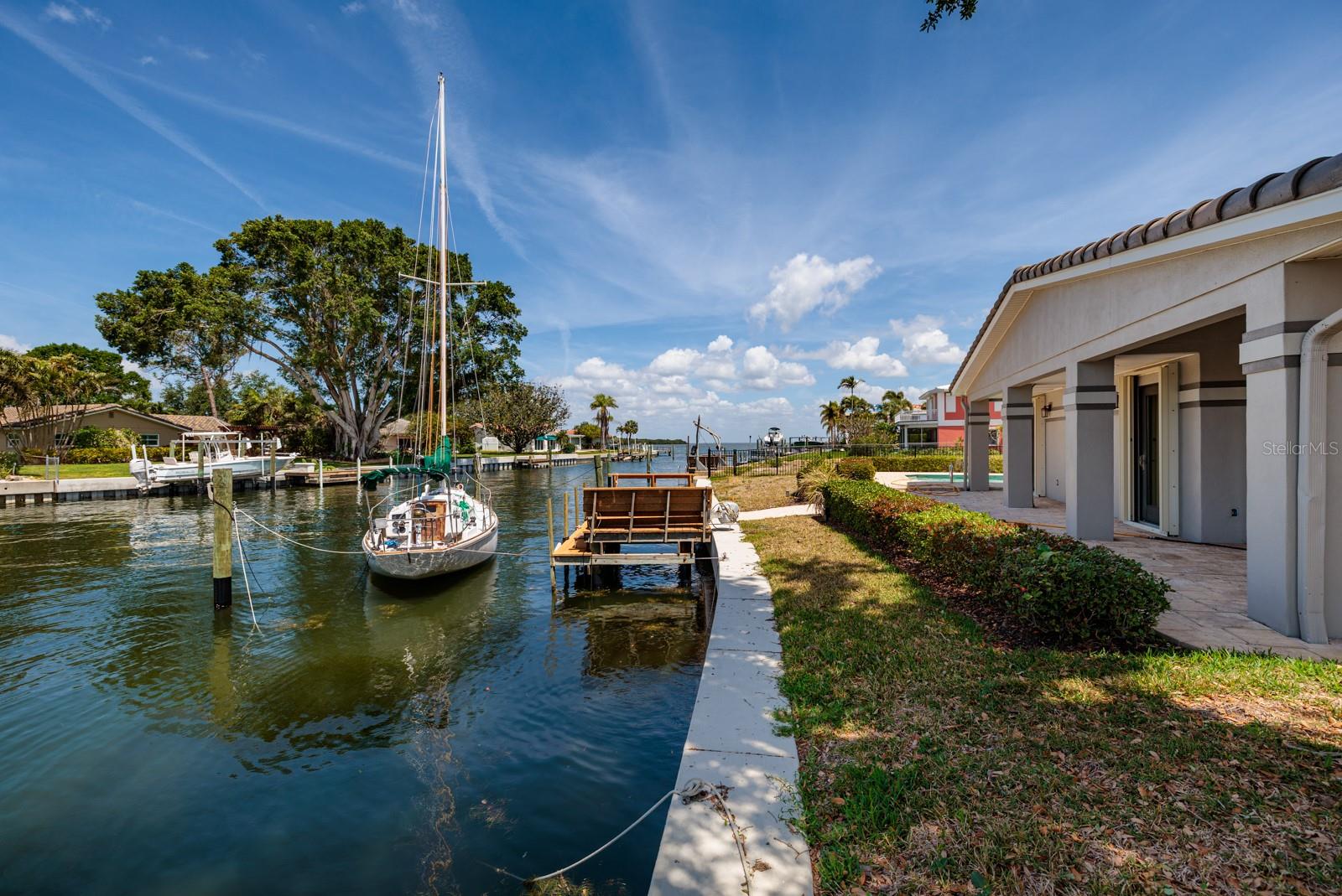 2063 ILLINOIS AVE NE, ST PETERSBURG, FL, 33703