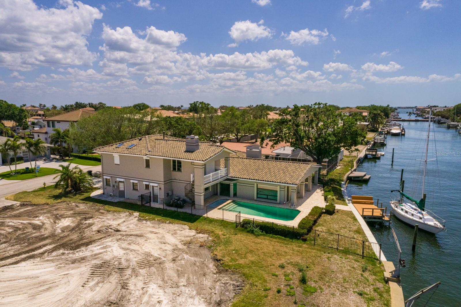 2063 ILLINOIS AVE NE, ST PETERSBURG, FL, 33703