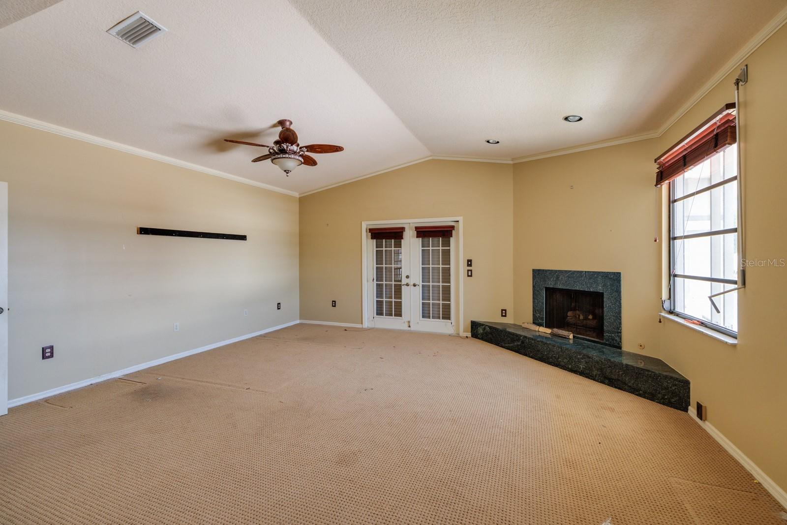 2063 ILLINOIS AVE NE, ST PETERSBURG, FL, 33703