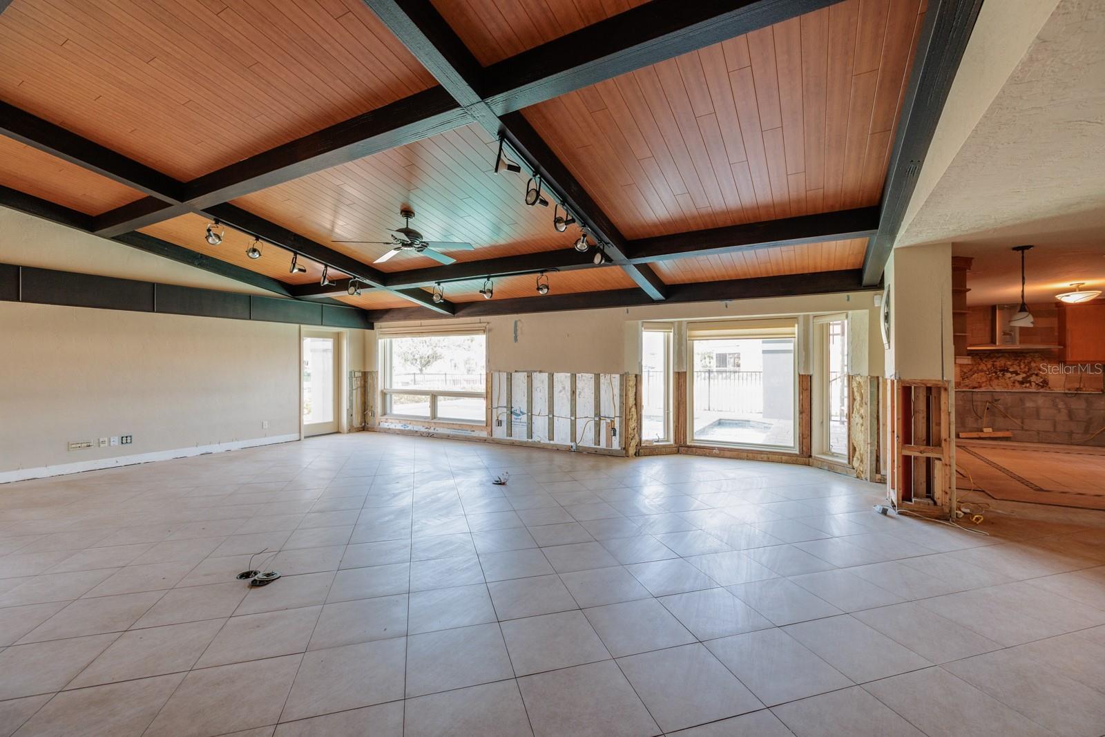 2063 ILLINOIS AVE NE, ST PETERSBURG, FL, 33703