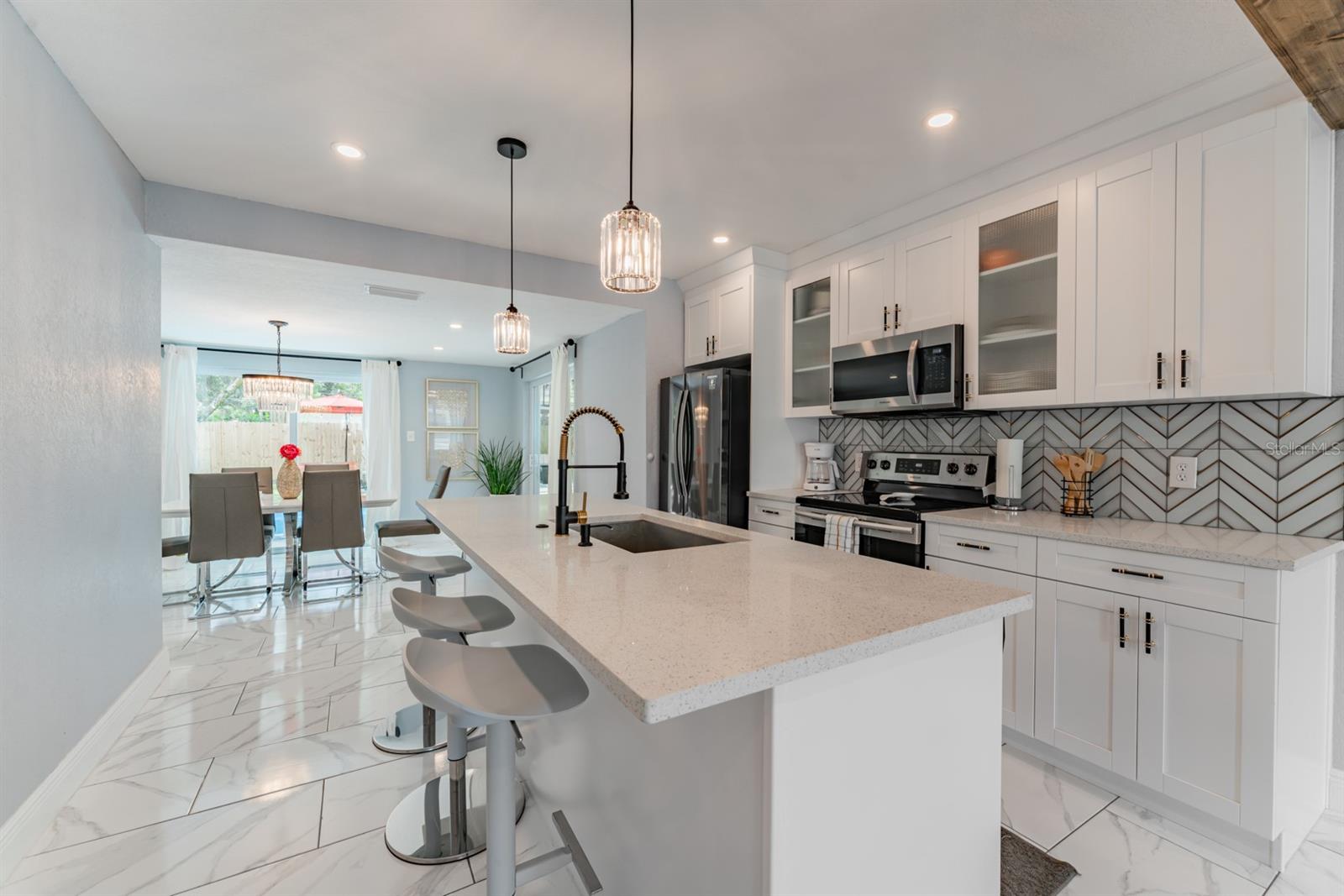 2915 E CRAWFORD ST, TAMPA, FL, 33610