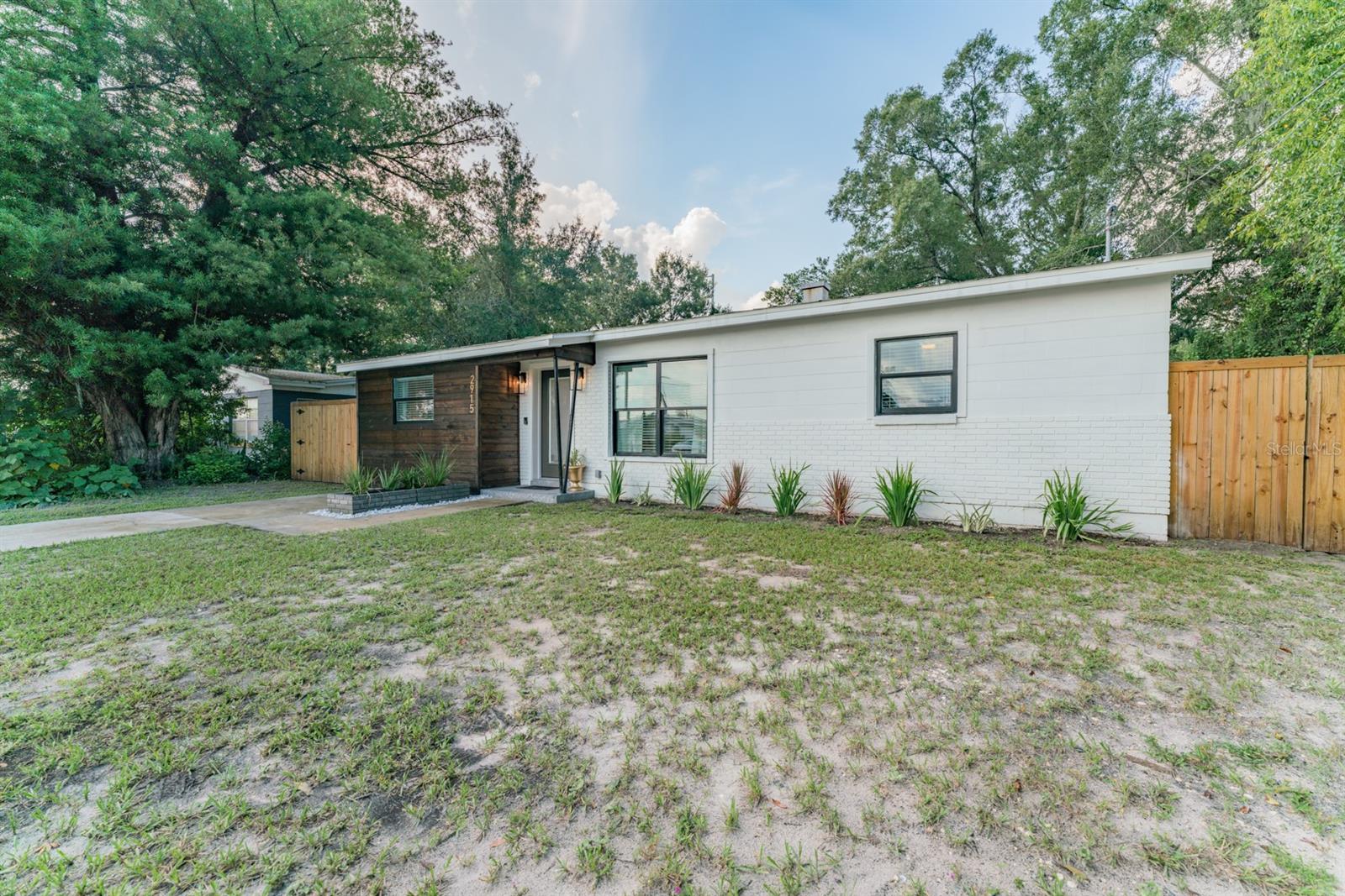 2915 E CRAWFORD ST, TAMPA, FL, 33610