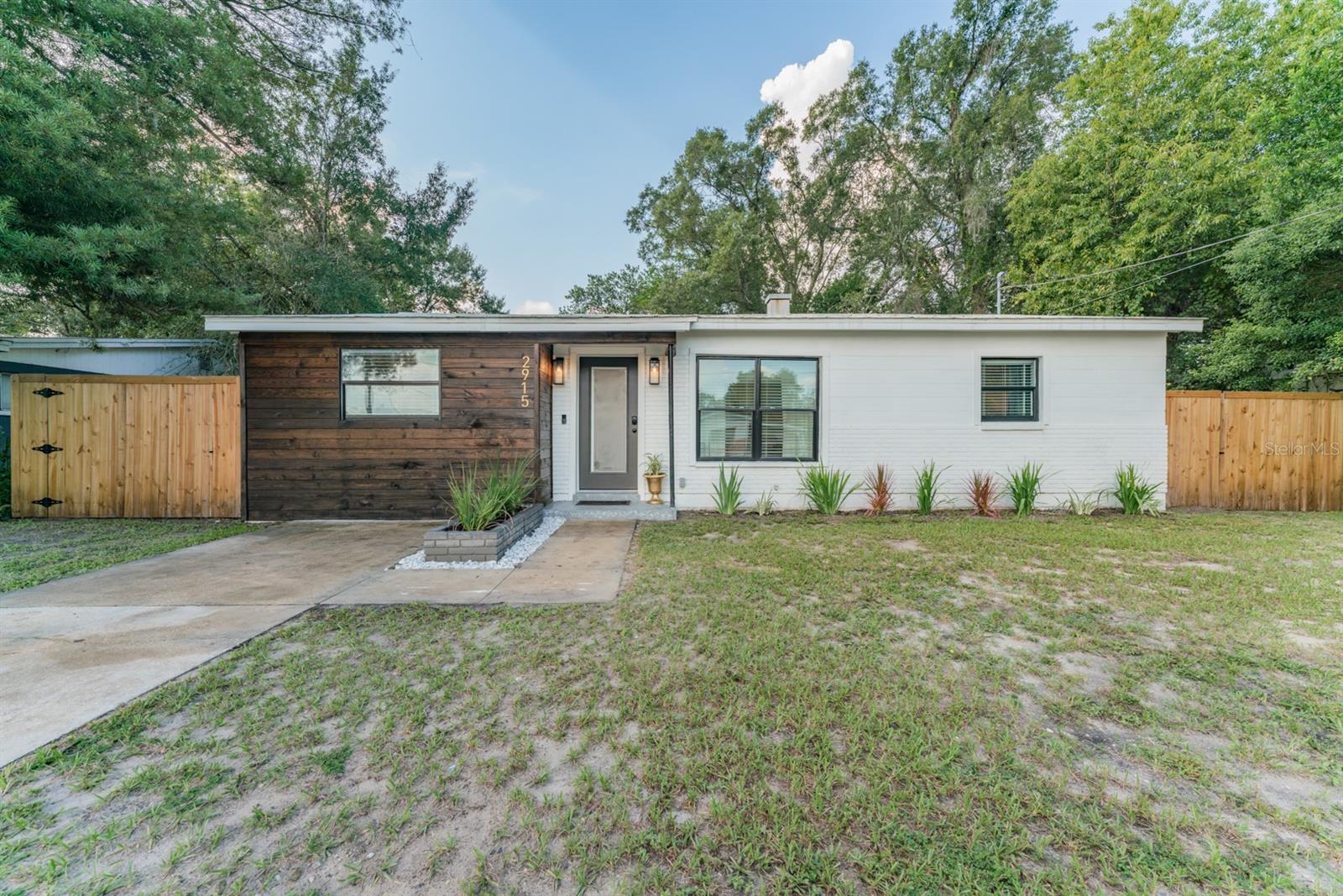 2915 E CRAWFORD ST, TAMPA, FL, 33610
