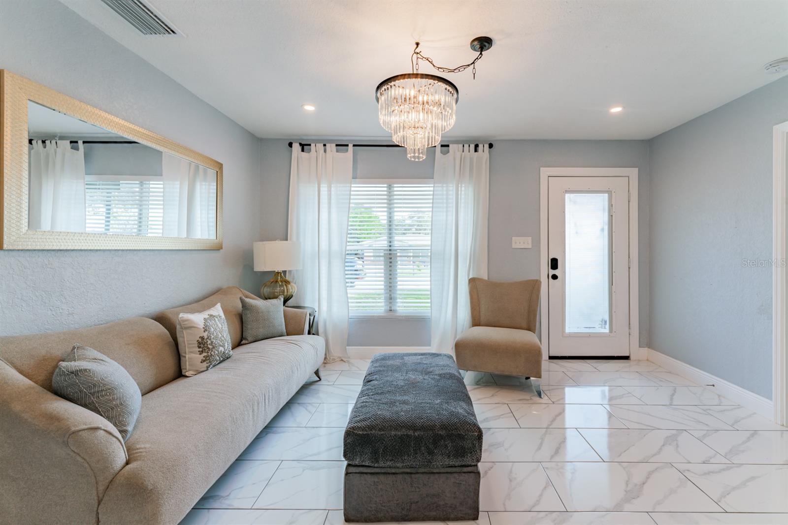 2915 E CRAWFORD ST, TAMPA, FL, 33610