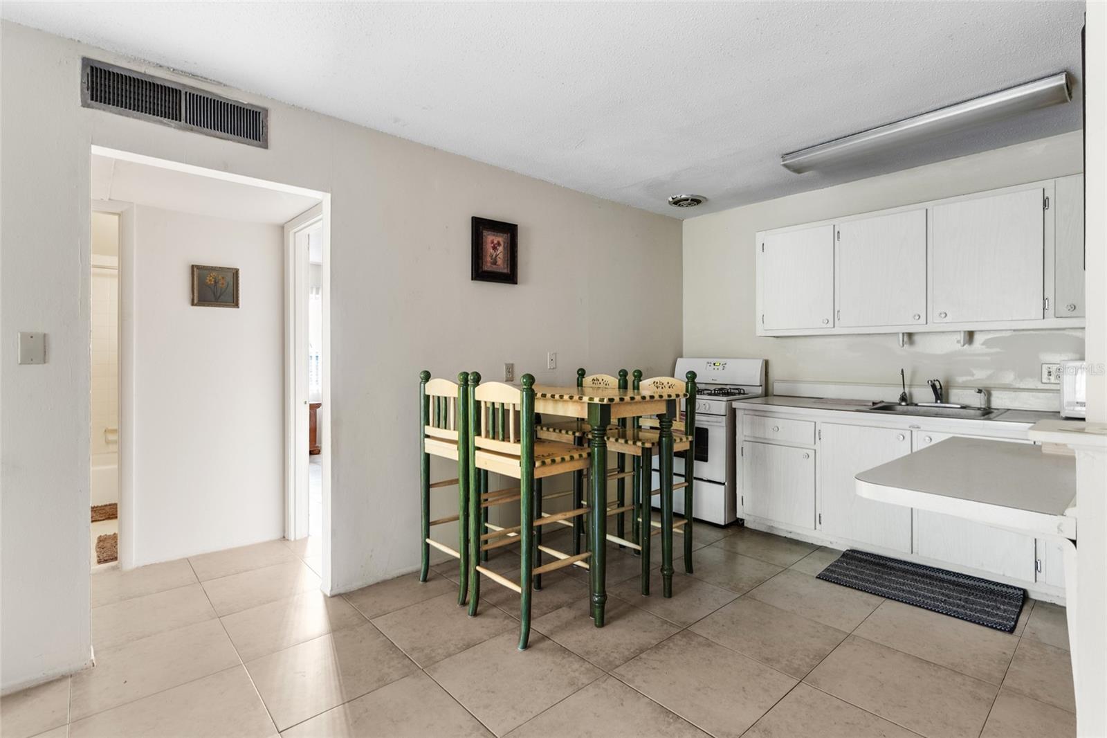 1700 SW 16TH CT #B-28, GAINESVILLE, FL, 32608