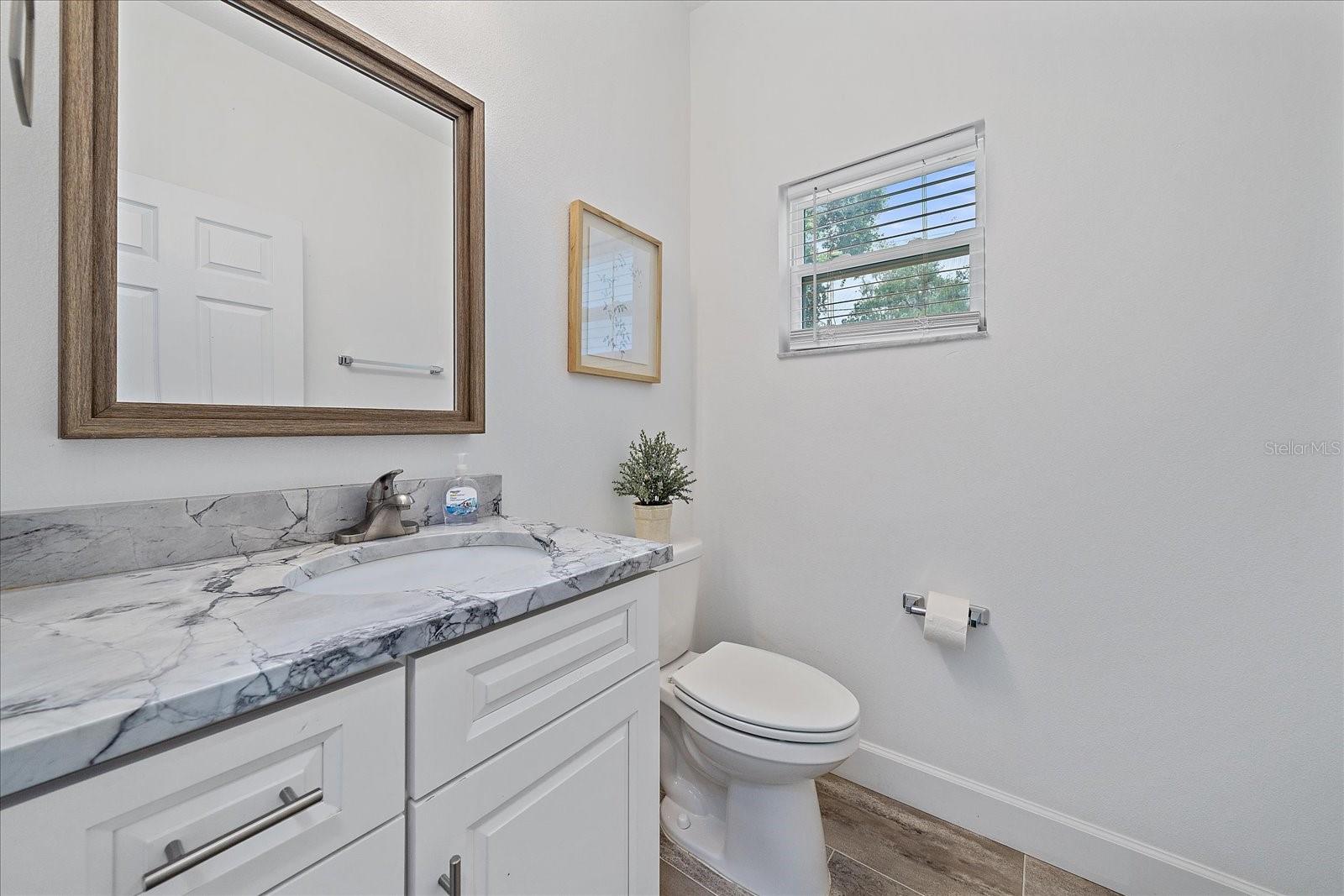 1807 ROBINHOOD ST, SARASOTA, FL, 34231