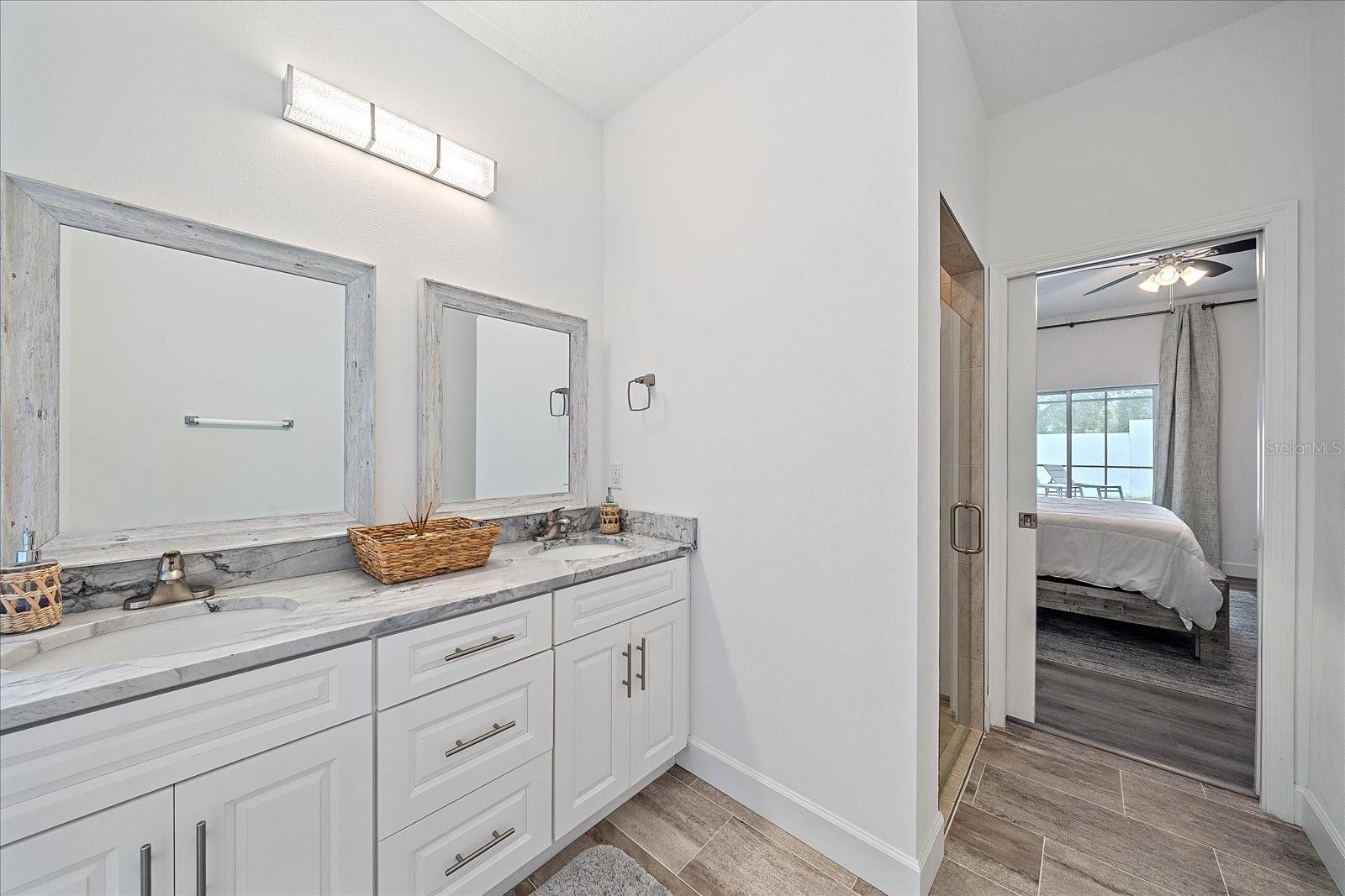 1807 ROBINHOOD ST, SARASOTA, FL, 34231
