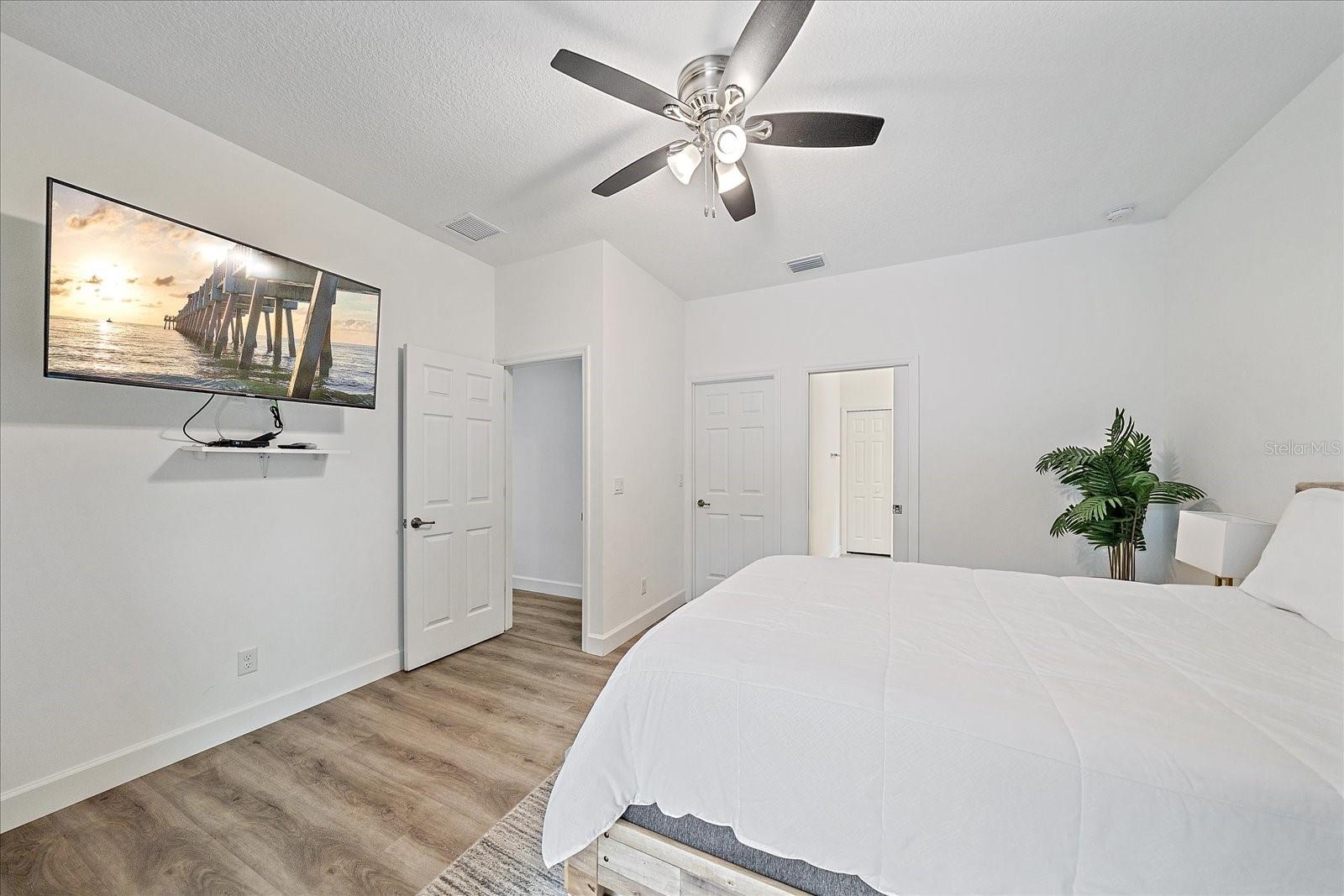 1807 ROBINHOOD ST, SARASOTA, FL, 34231