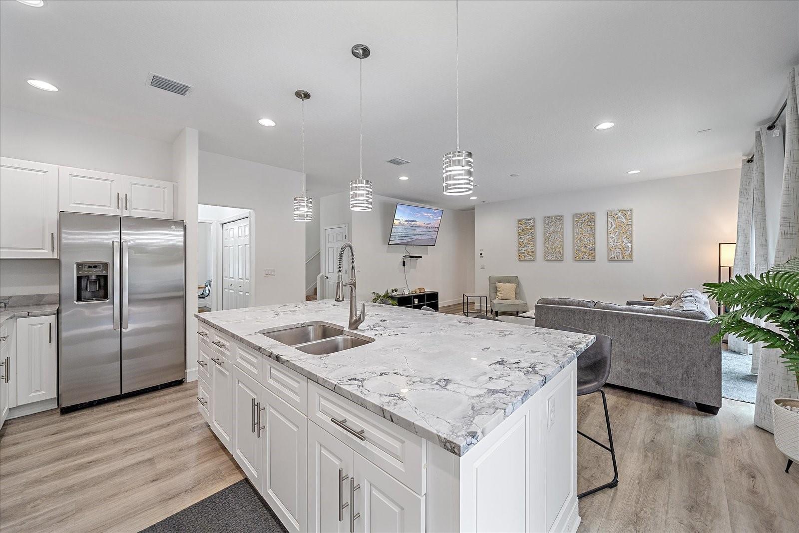 1807 ROBINHOOD ST, SARASOTA, FL, 34231