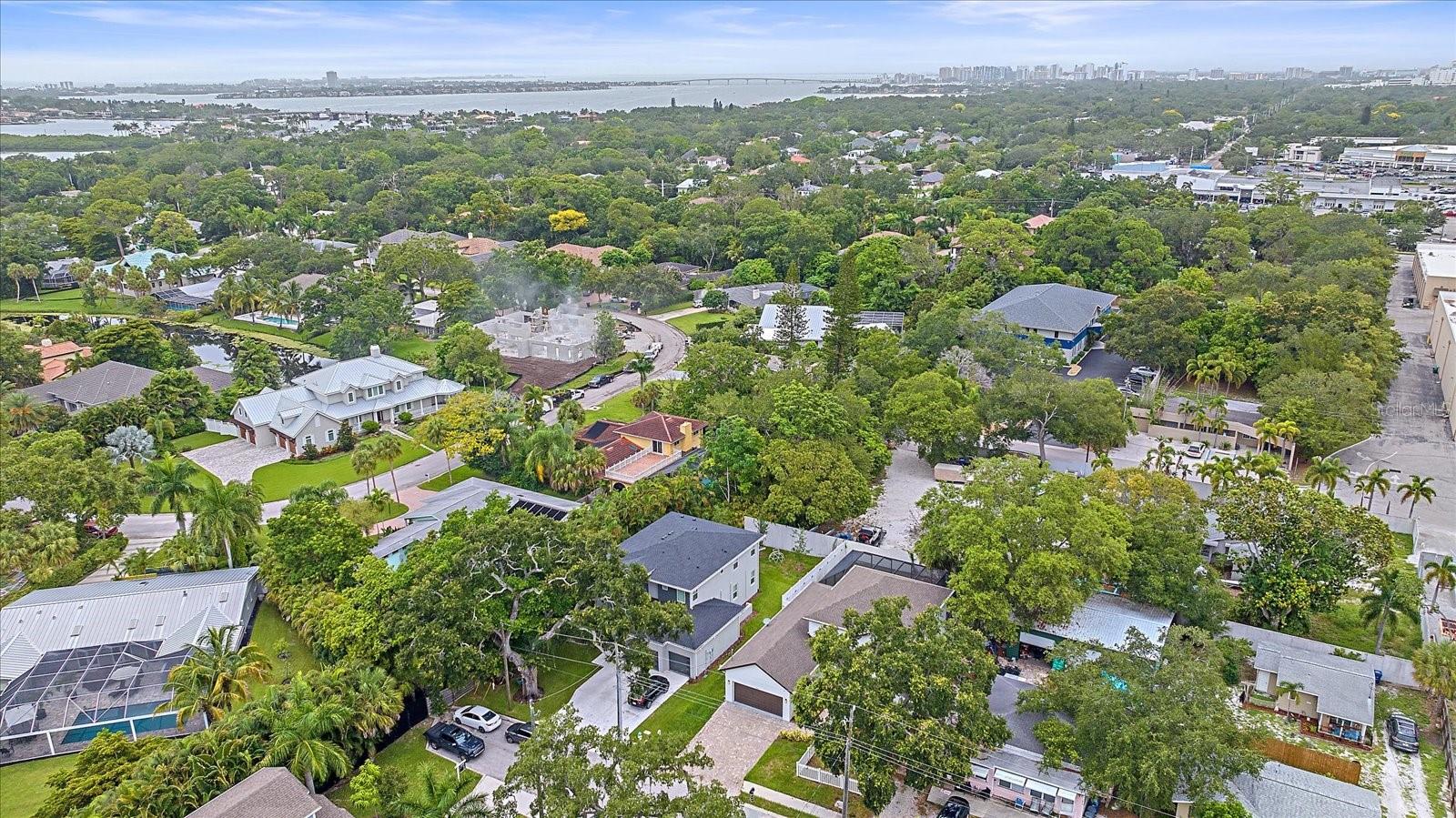 1807 ROBINHOOD ST, SARASOTA, FL, 34231