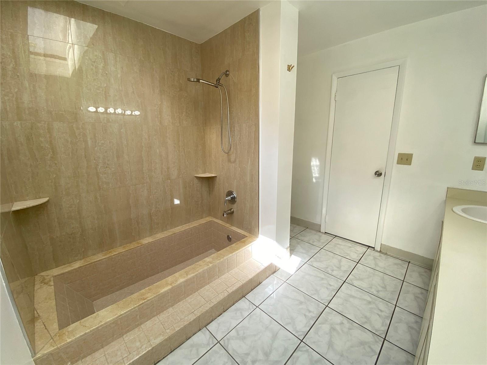 308 S SHADOW BAY DR, ORLANDO, FL, 32825
