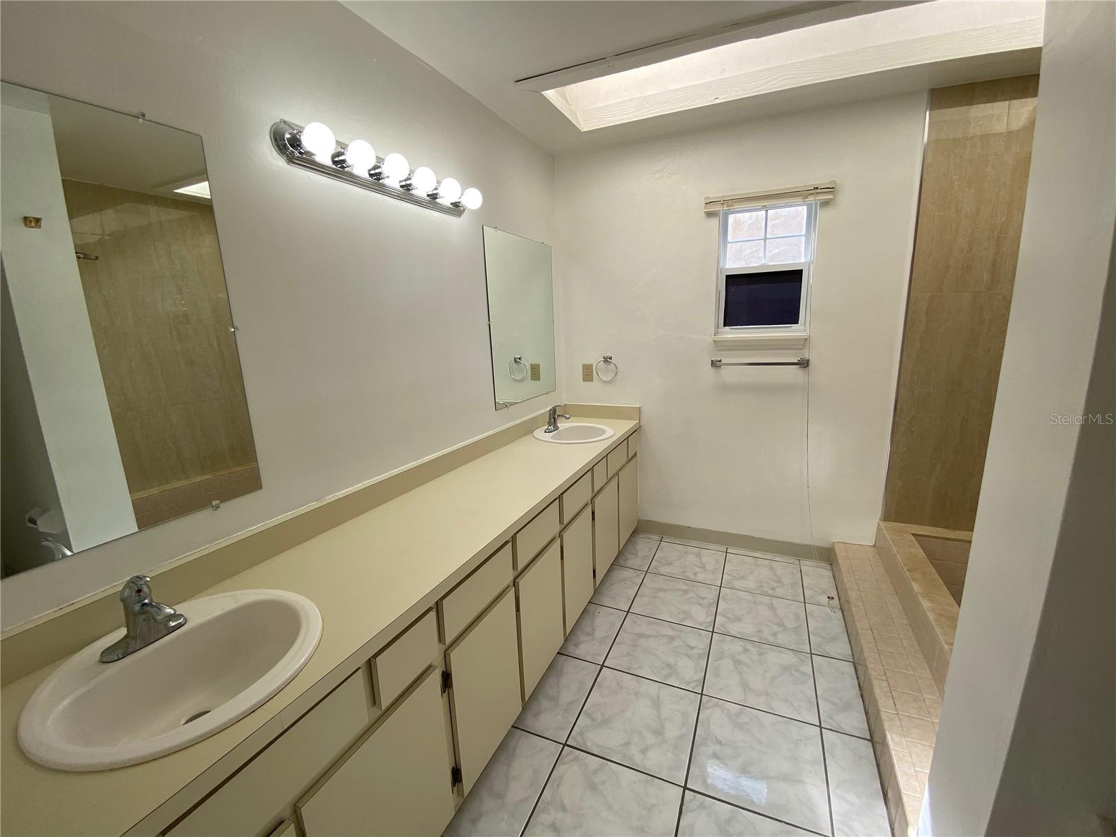 308 S SHADOW BAY DR, ORLANDO, FL, 32825