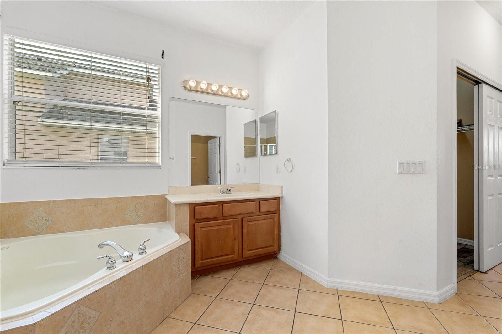 9469 EDENSHIRE CIR, ORLANDO, FL, 32836