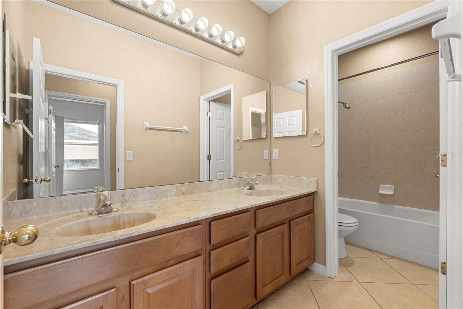 9469 EDENSHIRE CIR, ORLANDO, FL, 32836