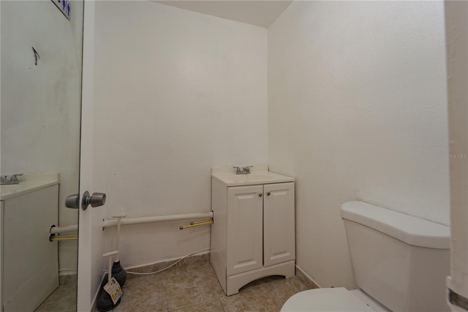 8421 S ORANGE BLOSSOM TRL #120, ORLANDO, FL, 32809