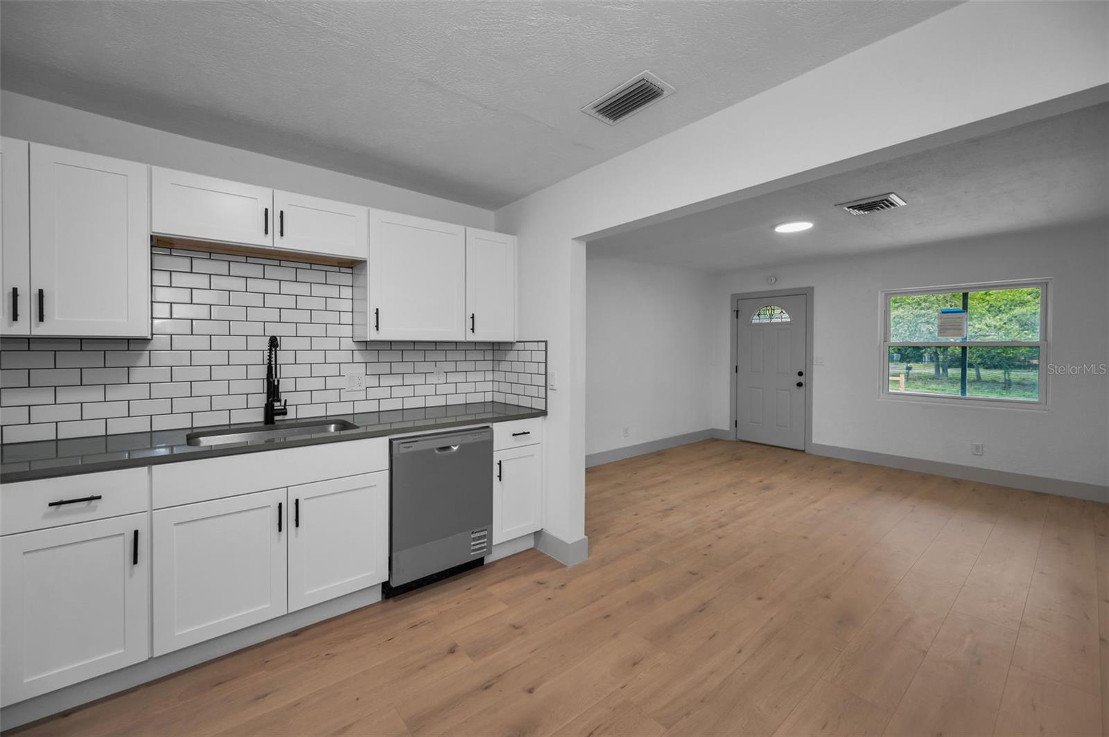 9451 LAKE DR, NEW PORT RICHEY, FL, 34654