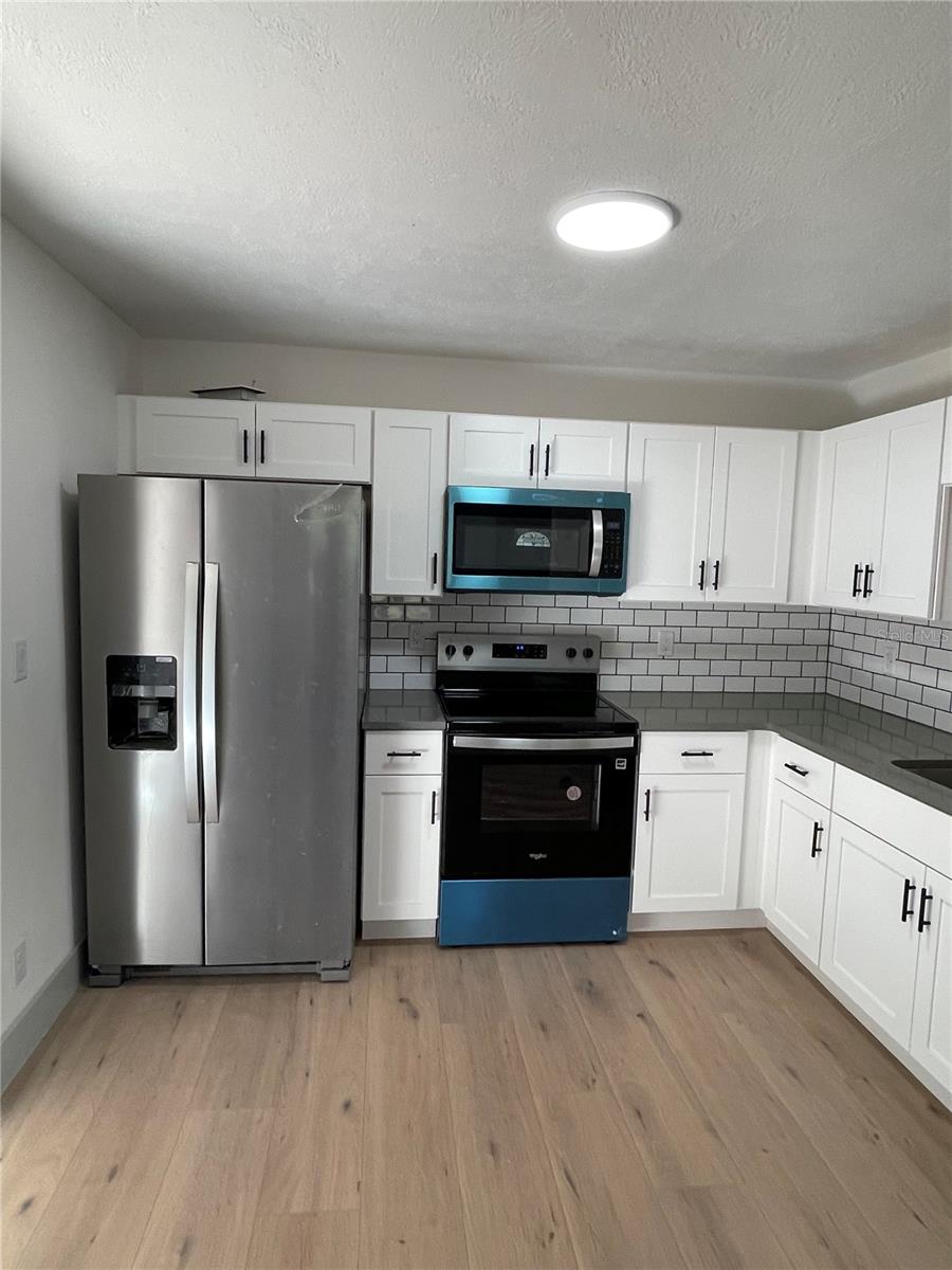 9451 LAKE DR, NEW PORT RICHEY, FL, 34654