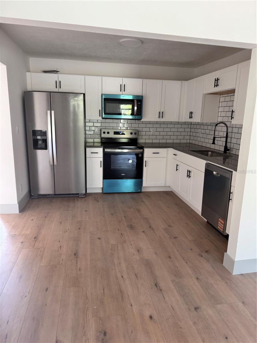 9451 LAKE DR, NEW PORT RICHEY, FL, 34654