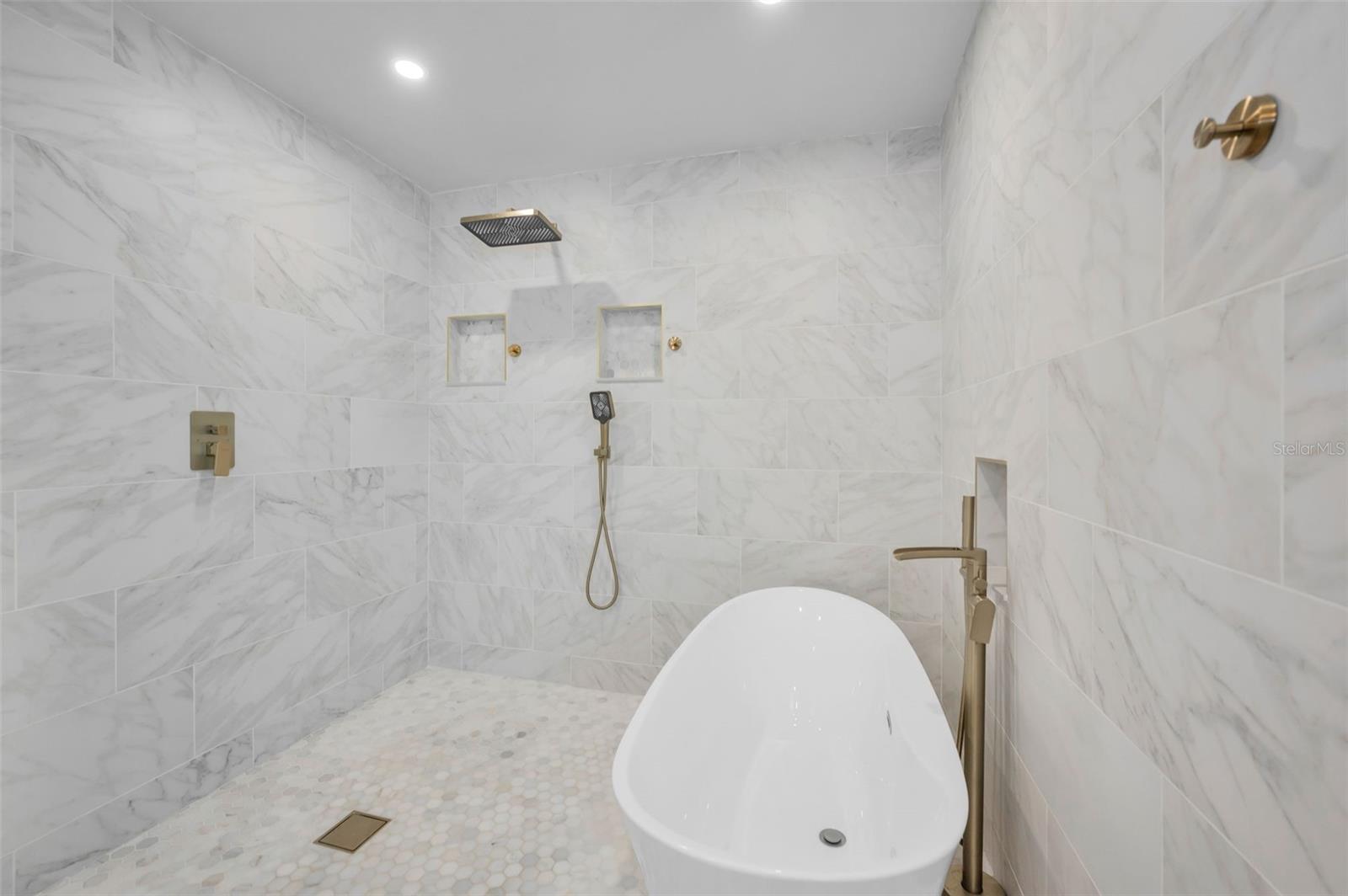 3603 SCHEFFLERA RD, TAMPA, FL, 33618