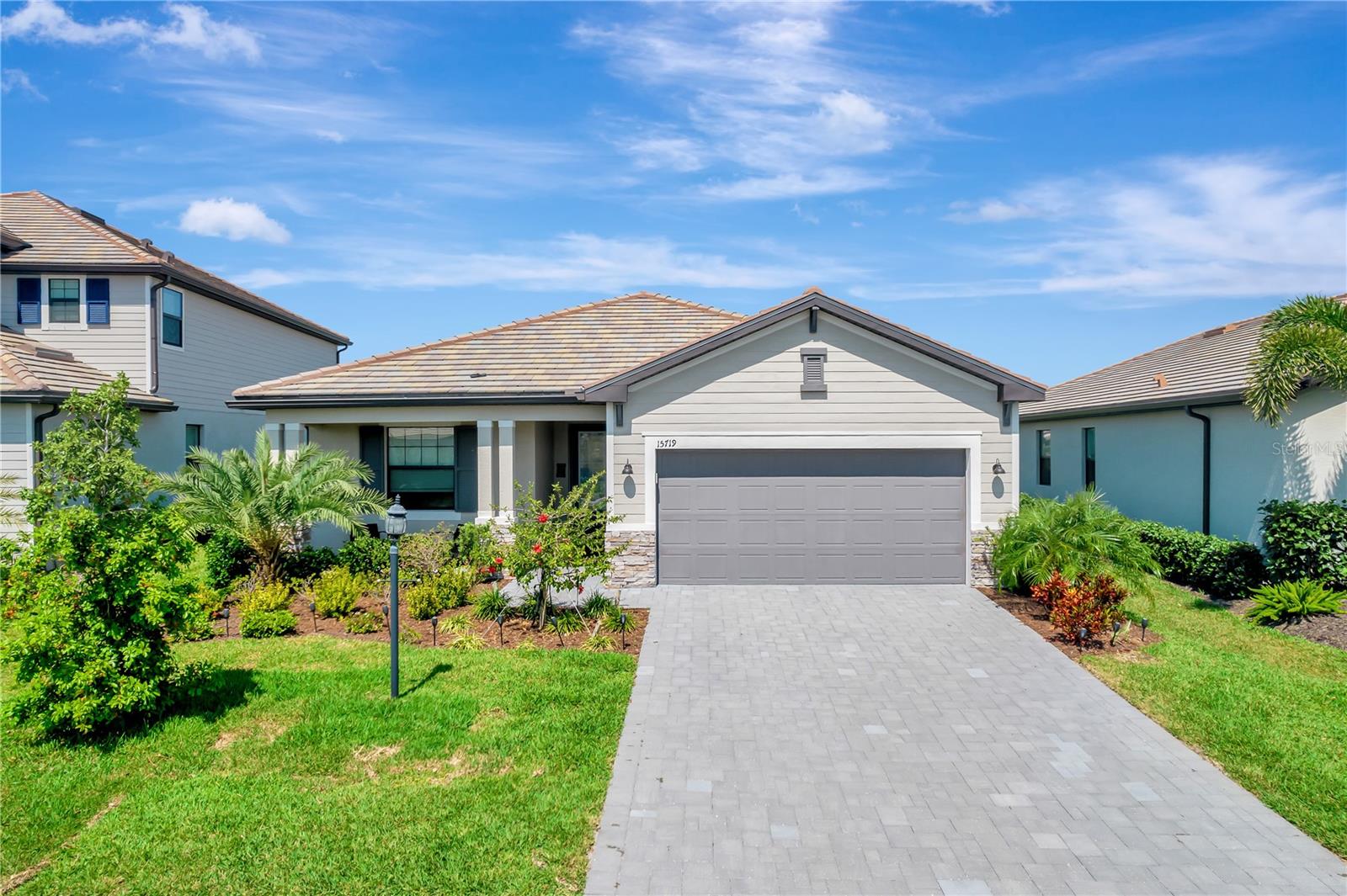 15719 BAREFOOT BEACH DR, LAKEWOOD RANCH, FL, 34211