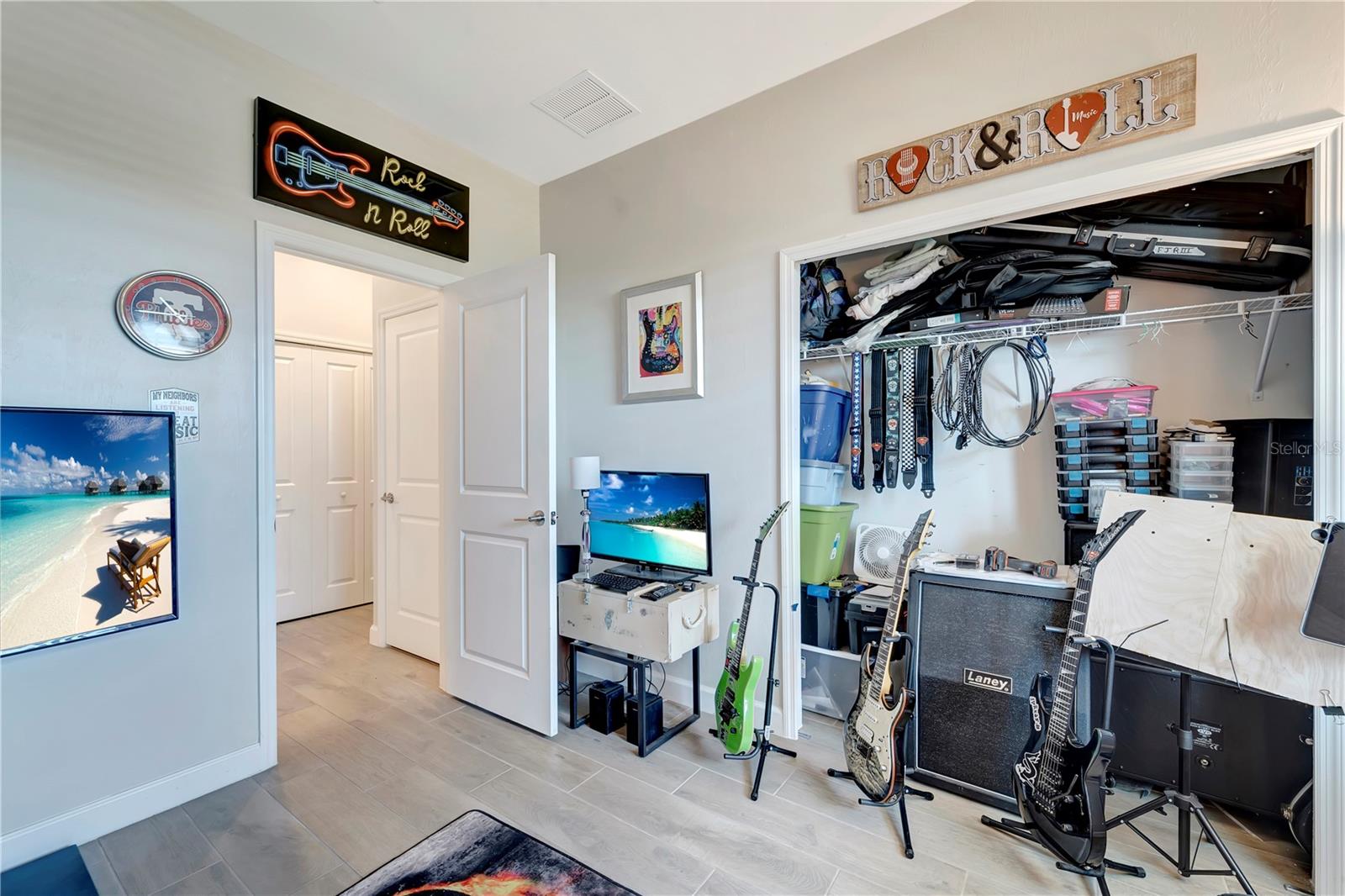 15719 BAREFOOT BEACH DR, LAKEWOOD RANCH, FL, 34211